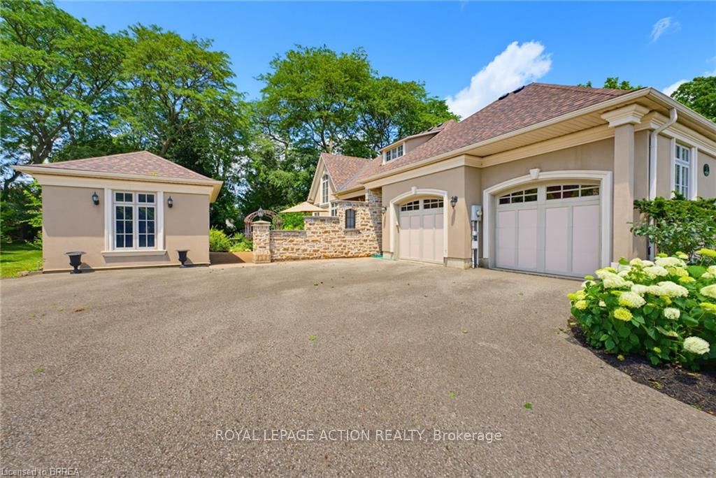 1 Rue Chateaux Terrace, Brantford, ON N3T 6N7 photo 3