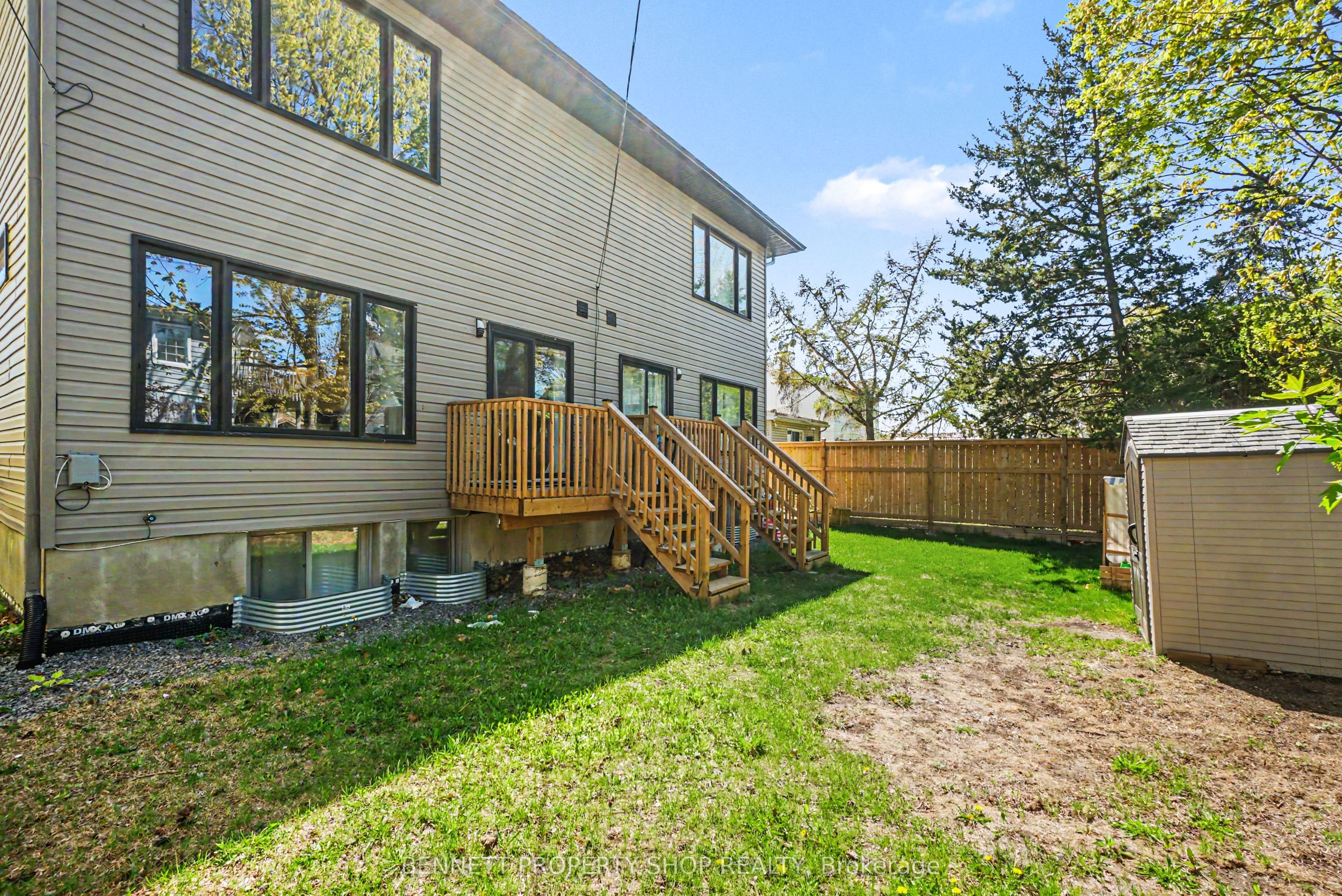 1225 Ridgemont Avenue B, Hunt Club - South Keys and Area, ON K1V 6E6 photo 4