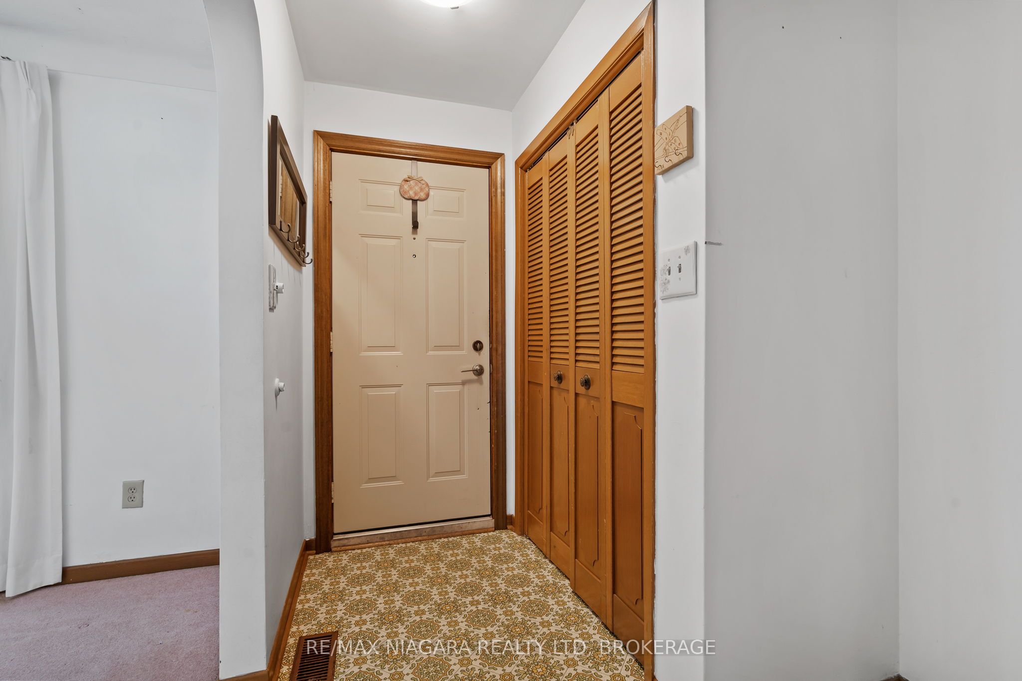 26 Forster Avenue, Thorold, ON L2V 4J5 photo 3