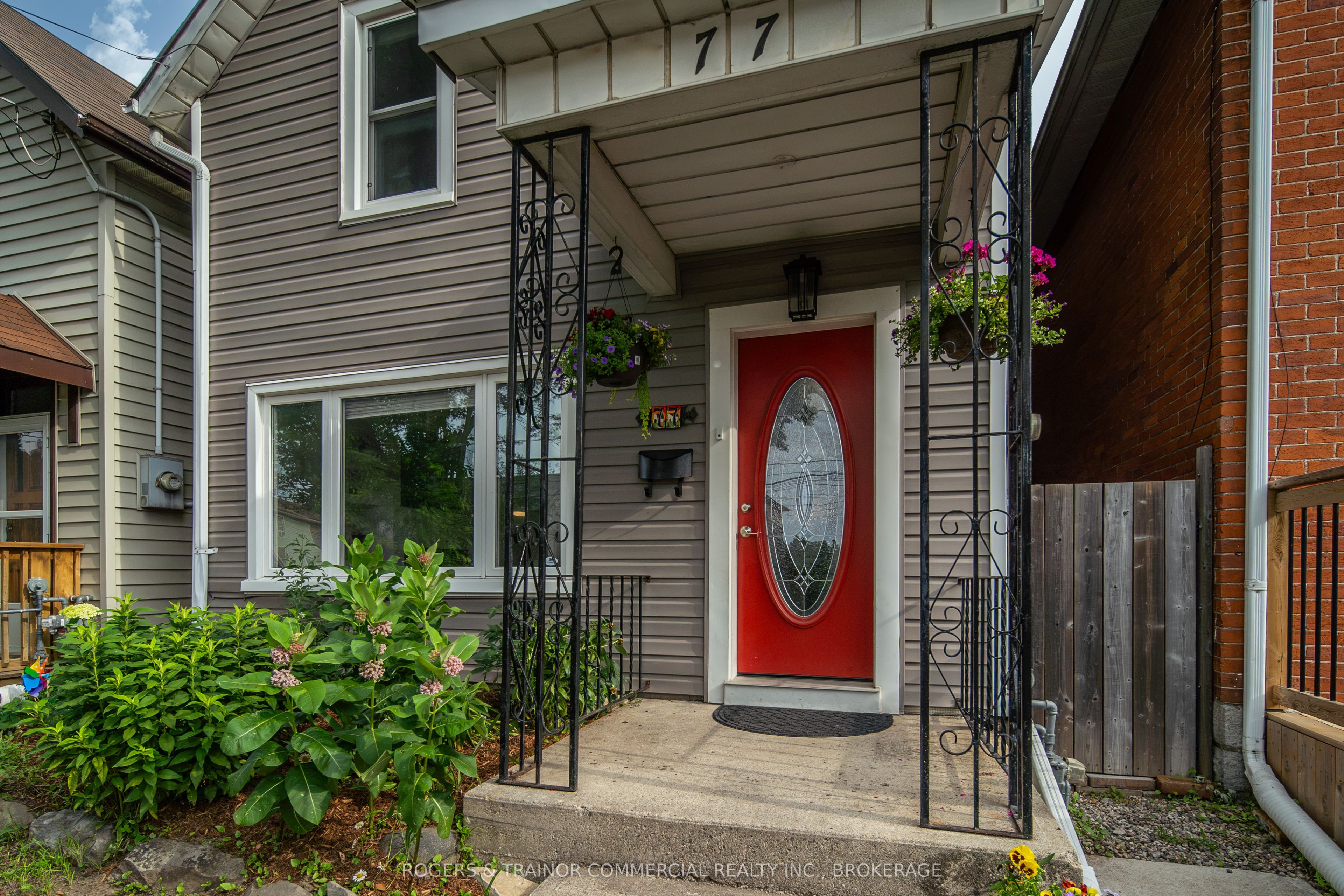 77 Pine Street, Kingston, ON K7K 1W4 photo 3