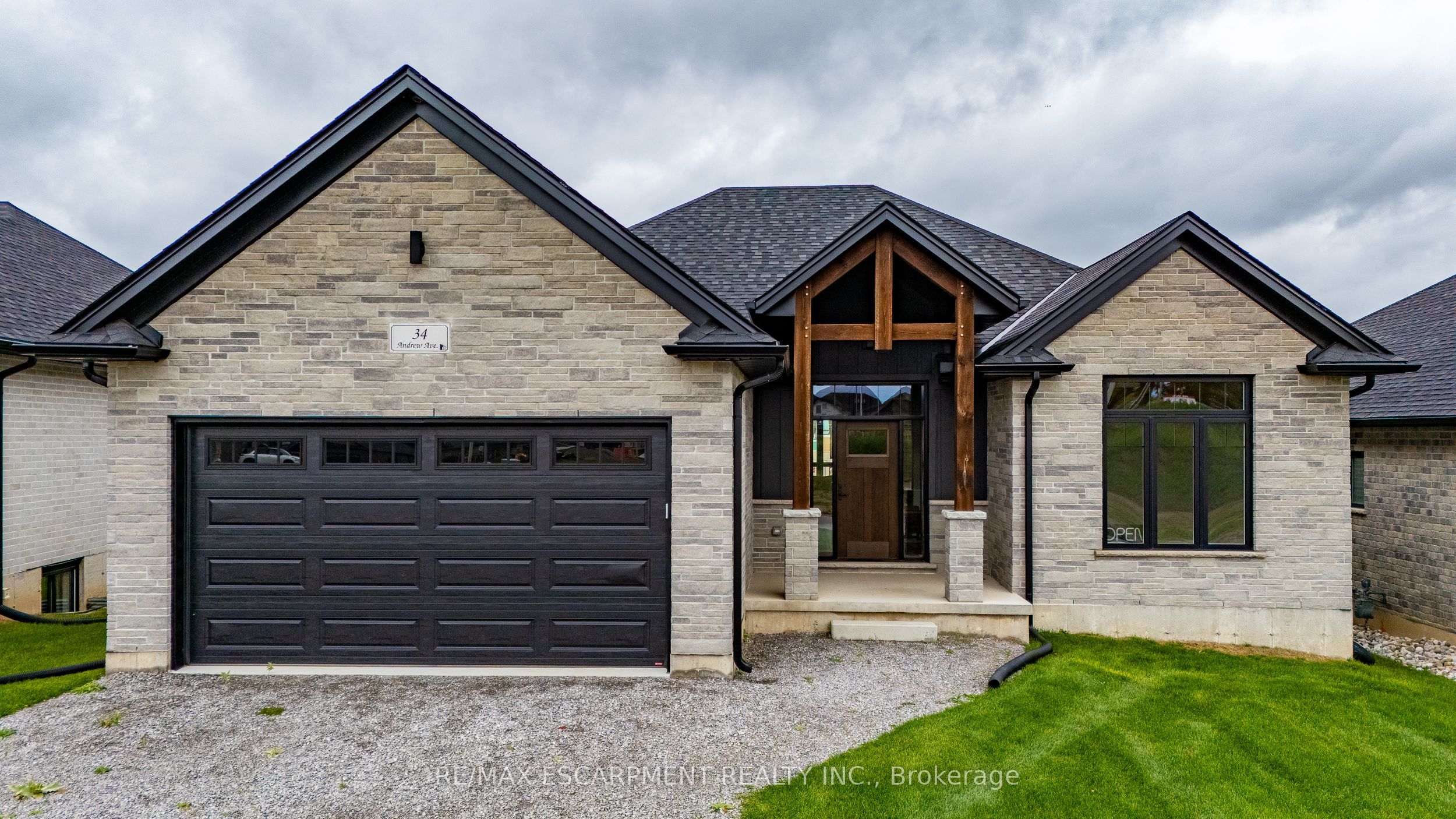 34 Andrew Avenue, Norfolk, ON N3Y 4Y8
