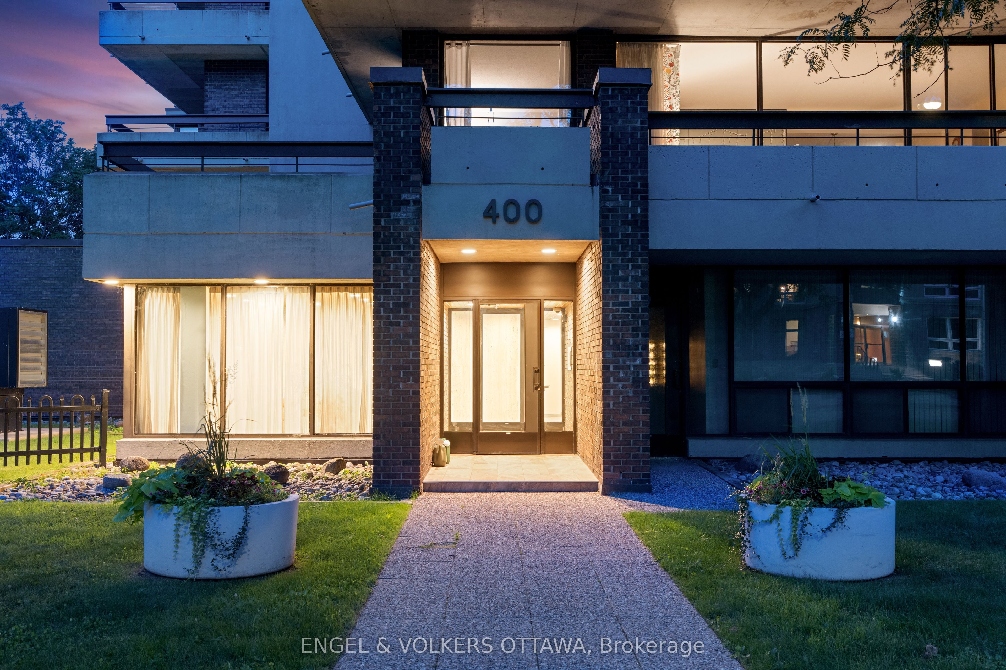 400 Laurier Street E 8A, Lower Town - Sandy Hill, ON K1N 8Y2 photo 4