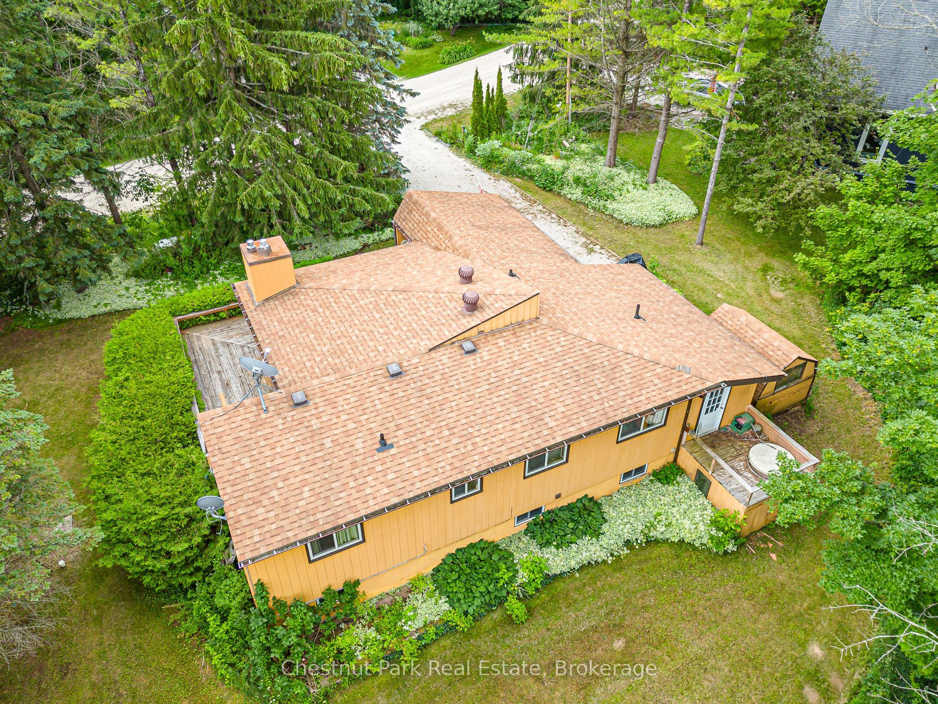 138 Kionontio Trail, Blue Mountains, ON L9Y 0R6 photo 2