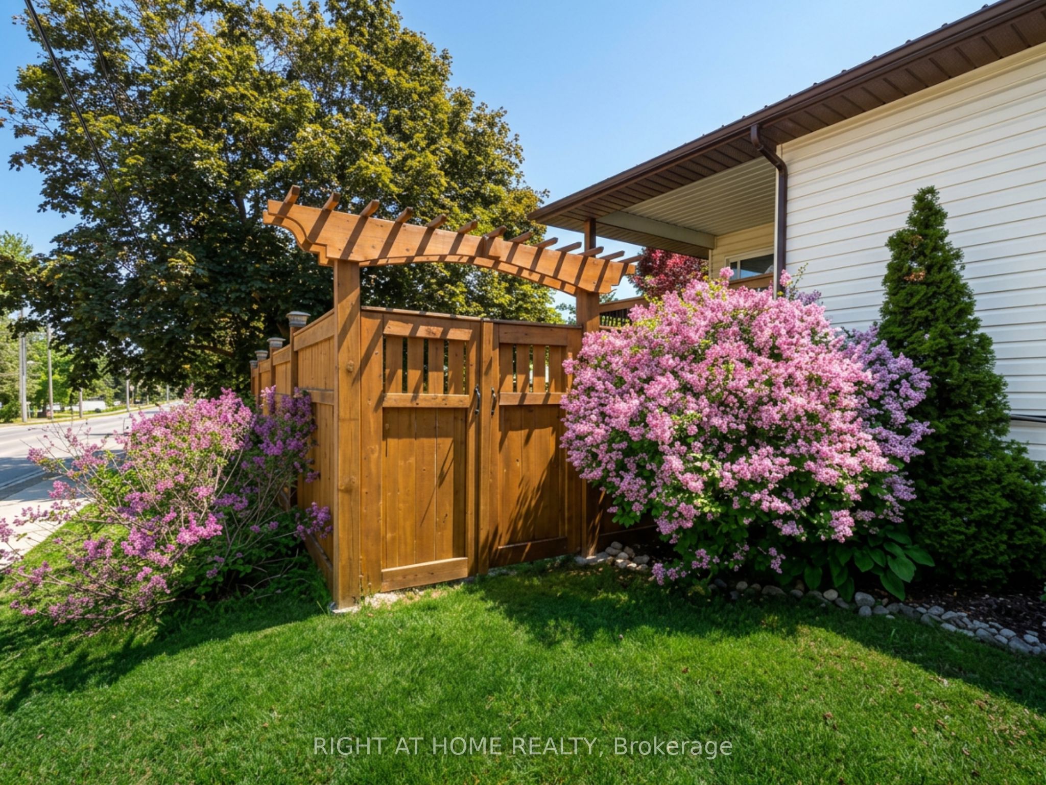 20 Argyle Crescent, Prince Edward County, ON K0K 2T0 photo 3