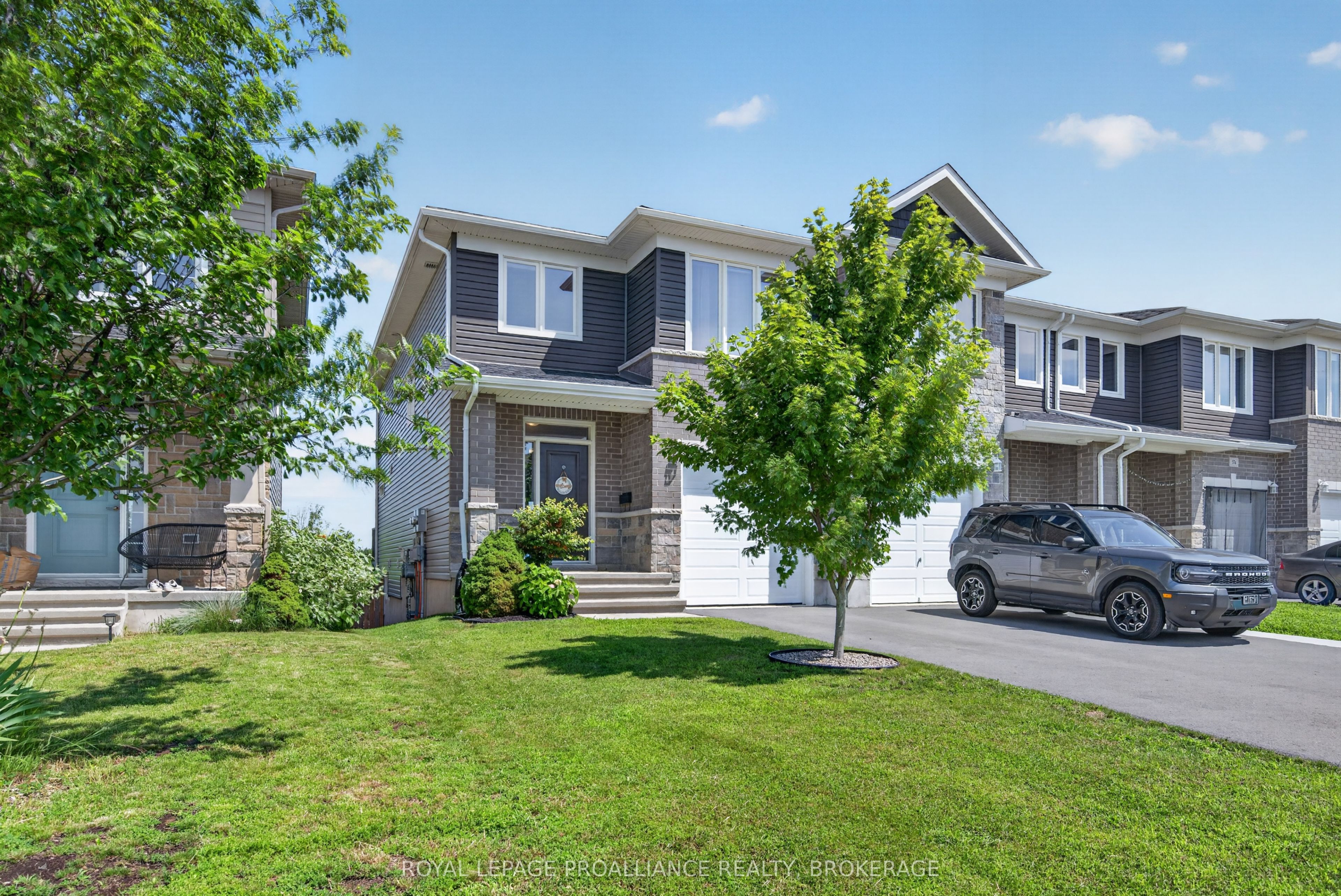 378 Buckthorn Drive, Kingston, ON K7P 0R8 photo 2