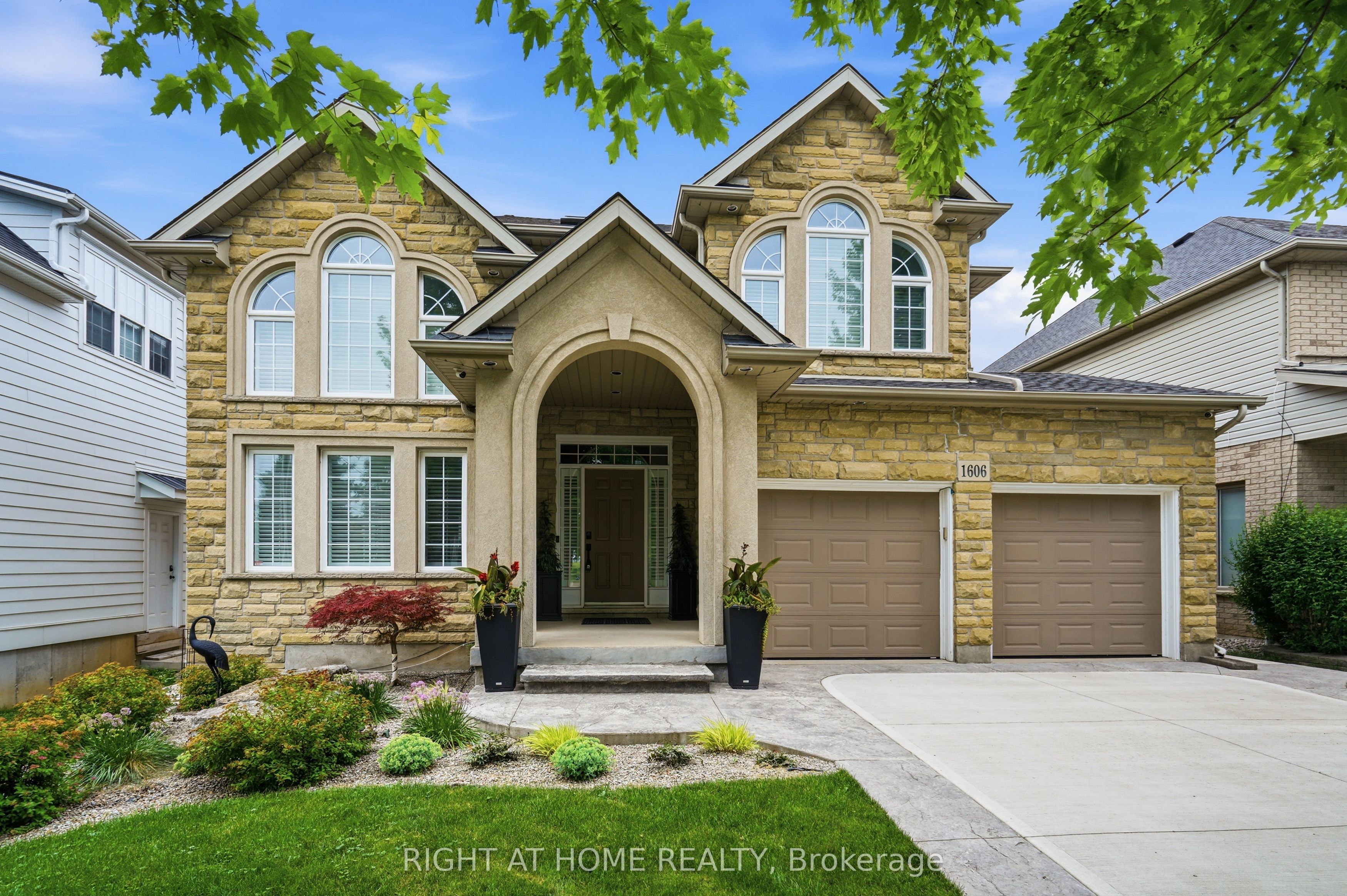 1606 Concession 4 Road, Niagara-on-the-Lake, ON L0S 1J0 photo 2