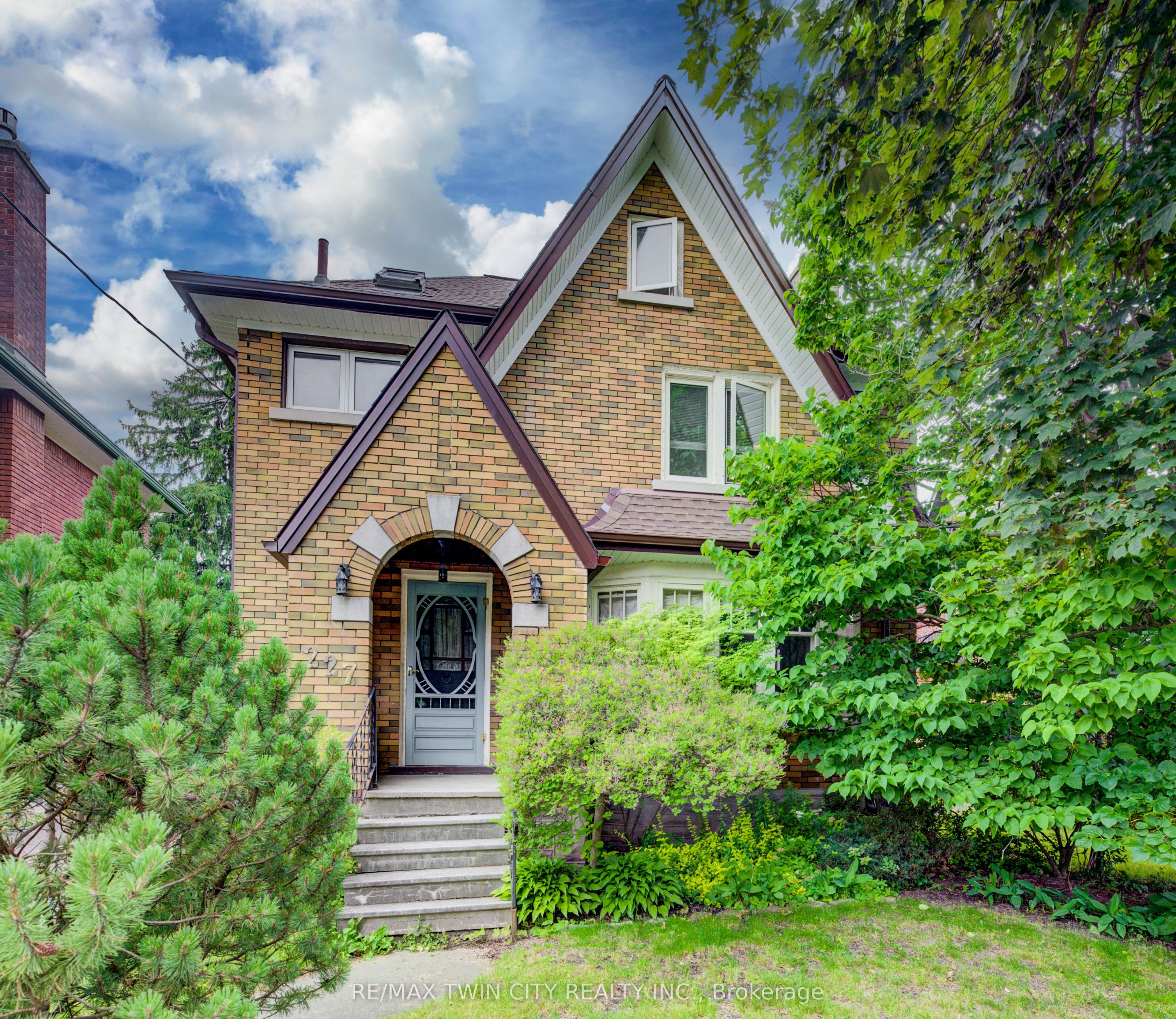 227 Lydia Street, Waterloo, ON N2H 1W4