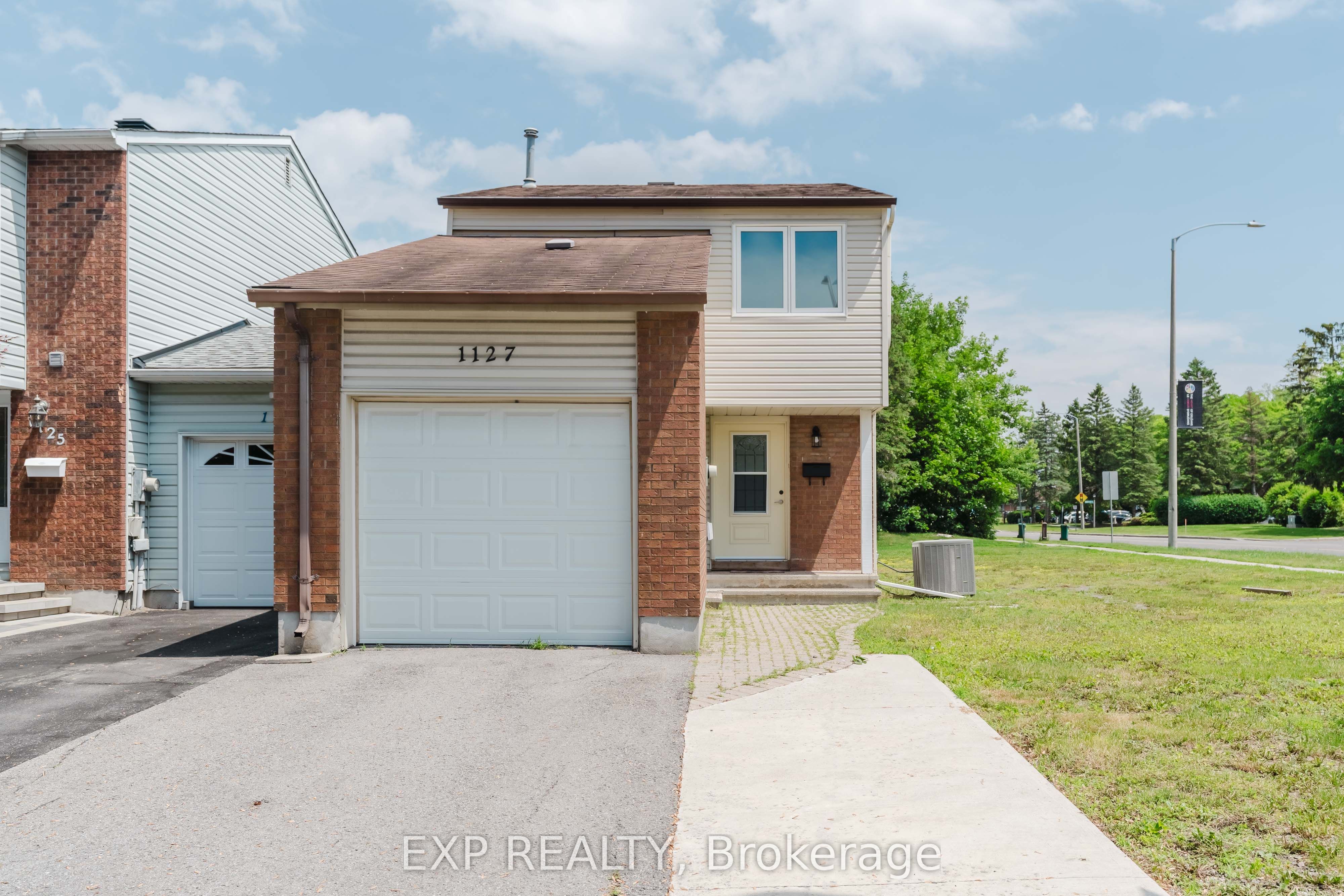 1127 Avignon Court, Orleans - Convent Glen and Area, ON K1C 2M2