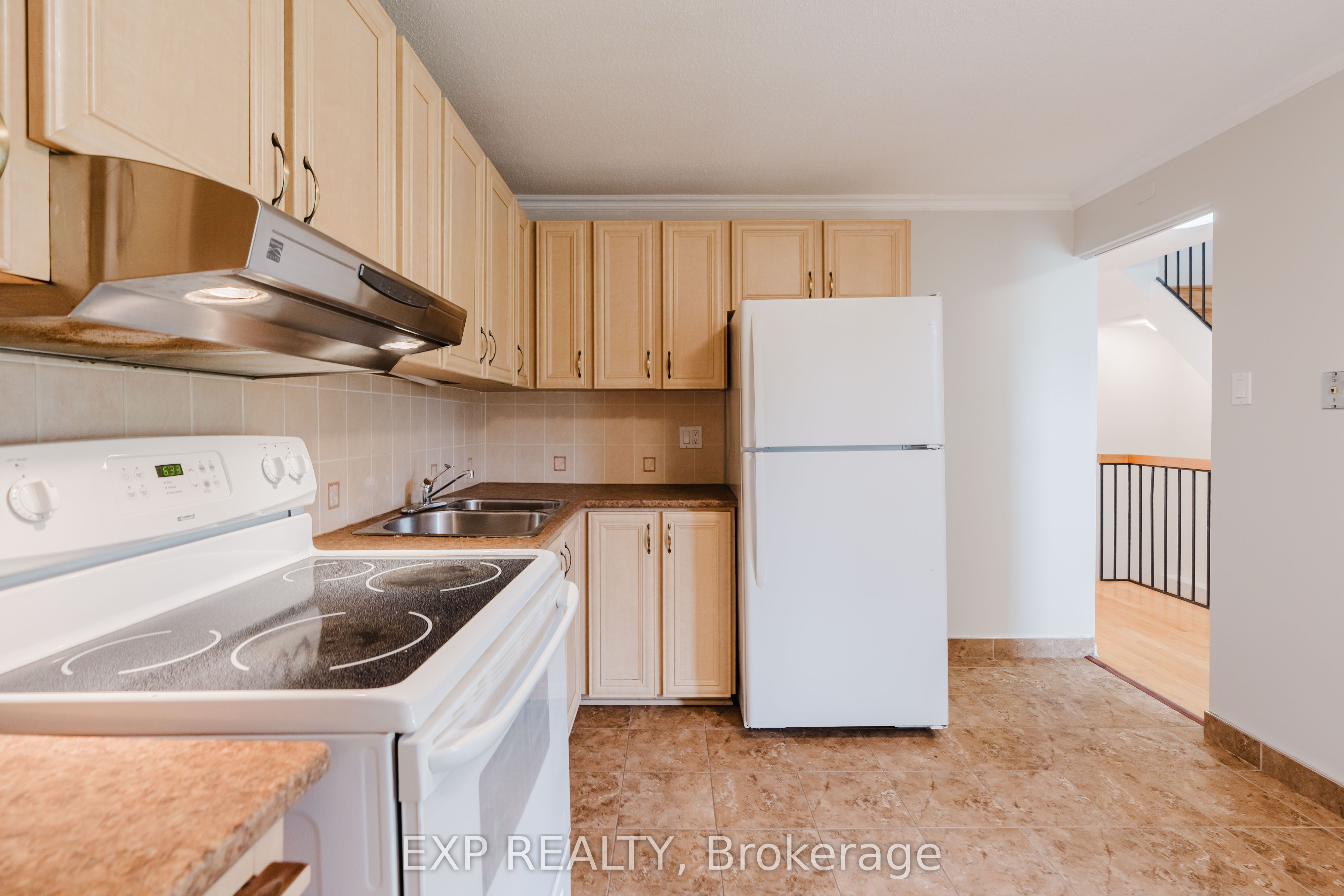 1127 Avignon Court, Orleans - Convent Glen and Area, ON K1C 2M2 photo 5