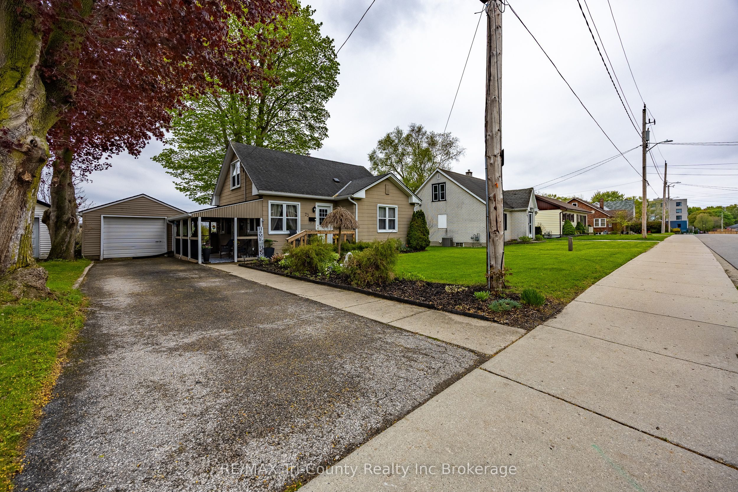 23 Pine Street, Tillsonburg, ON N4G 1L5
