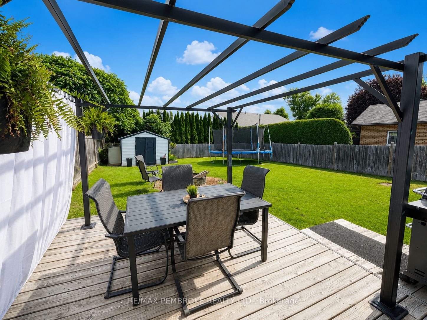 180 Garden Street, Pembroke, ON K8A 2H3 photo 3
