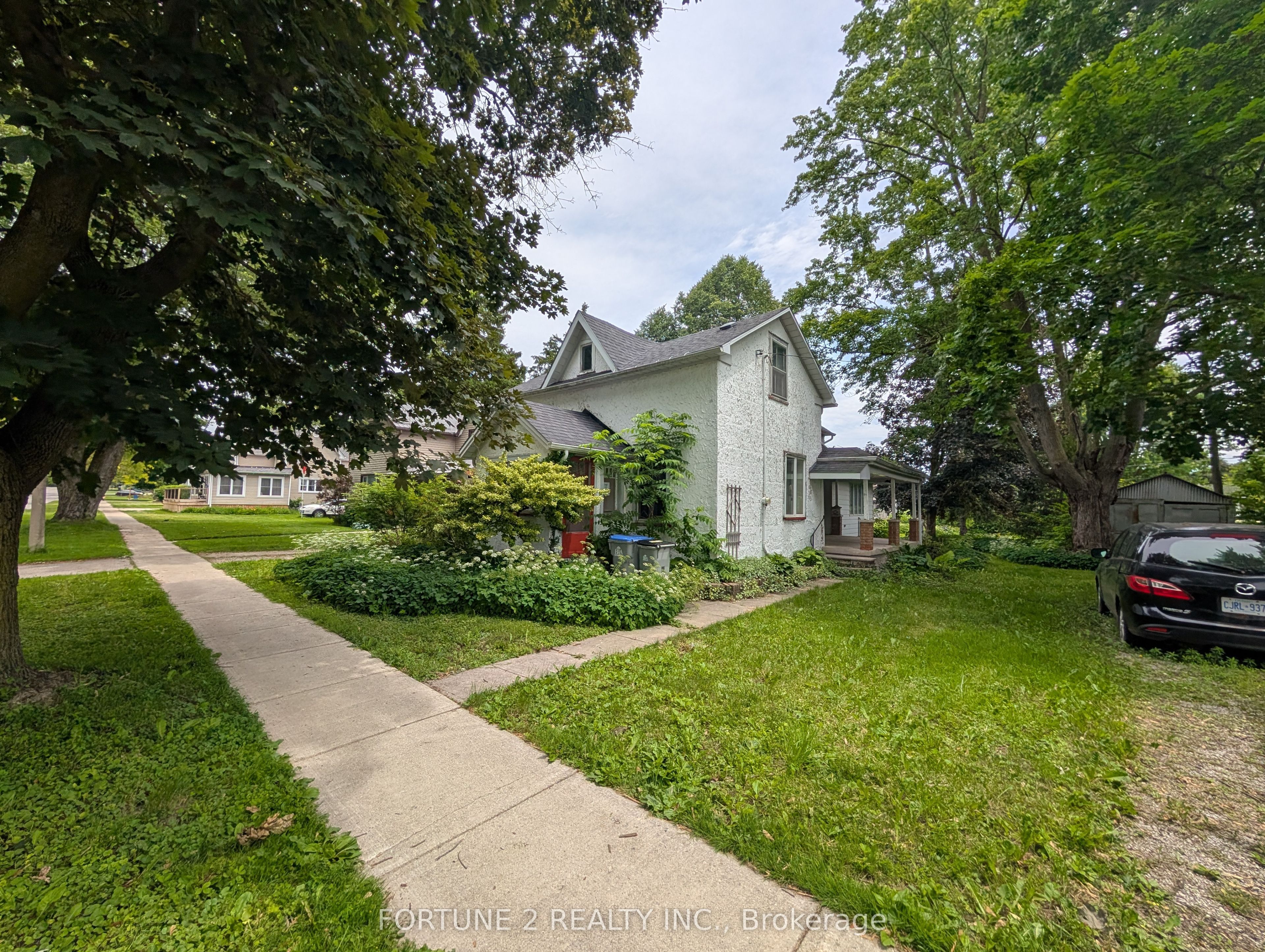 54 MAIN Street N, Huron East, ON N0K 1W0 photo 5
