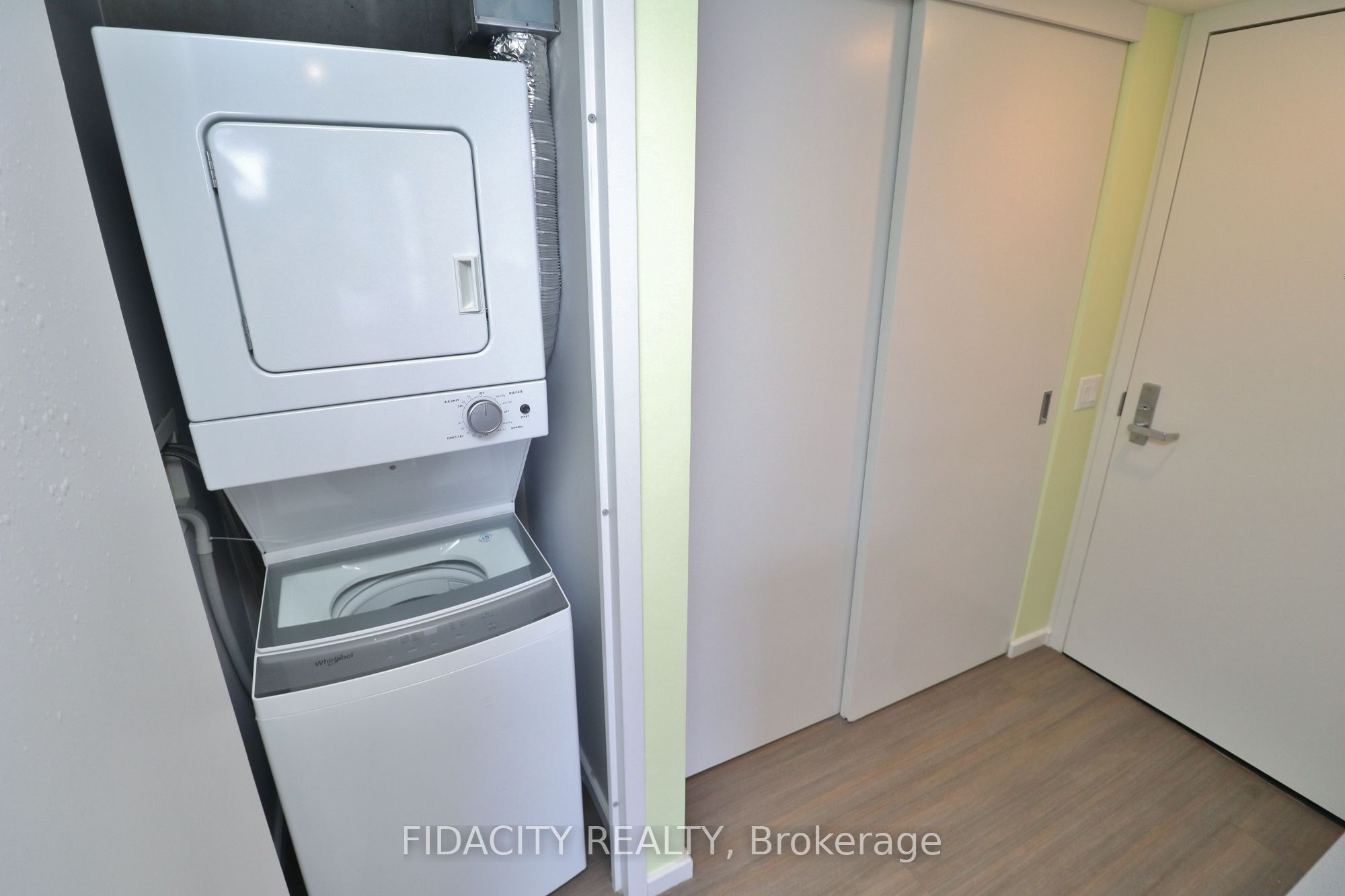 105 Champagne Avenue S 719, Dows Lake - Civic Hospital and Area, ON K1S 5E5 photo 5