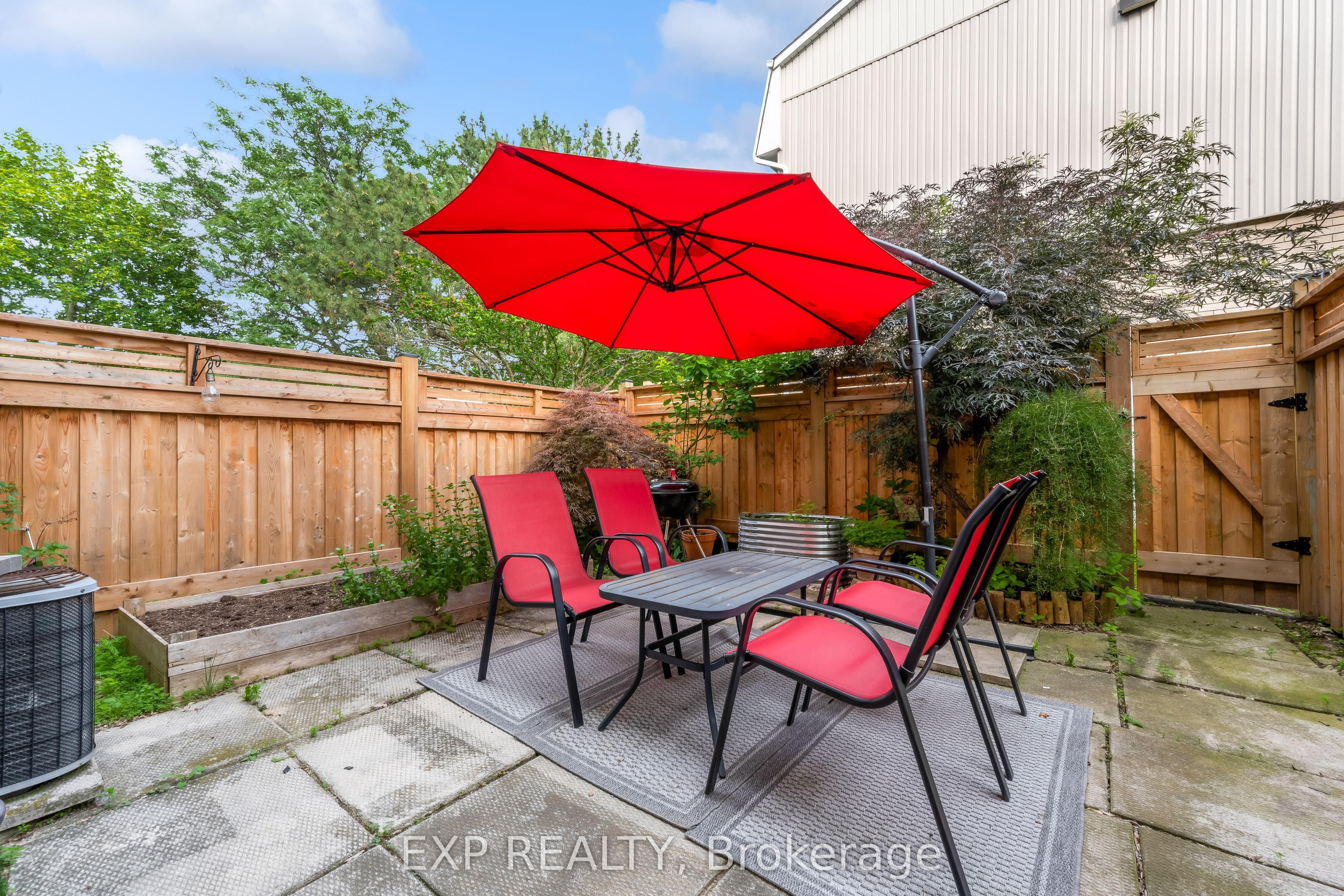 3 Glen Vista Drive, Hamilton, ON L8K 6L6 photo 2