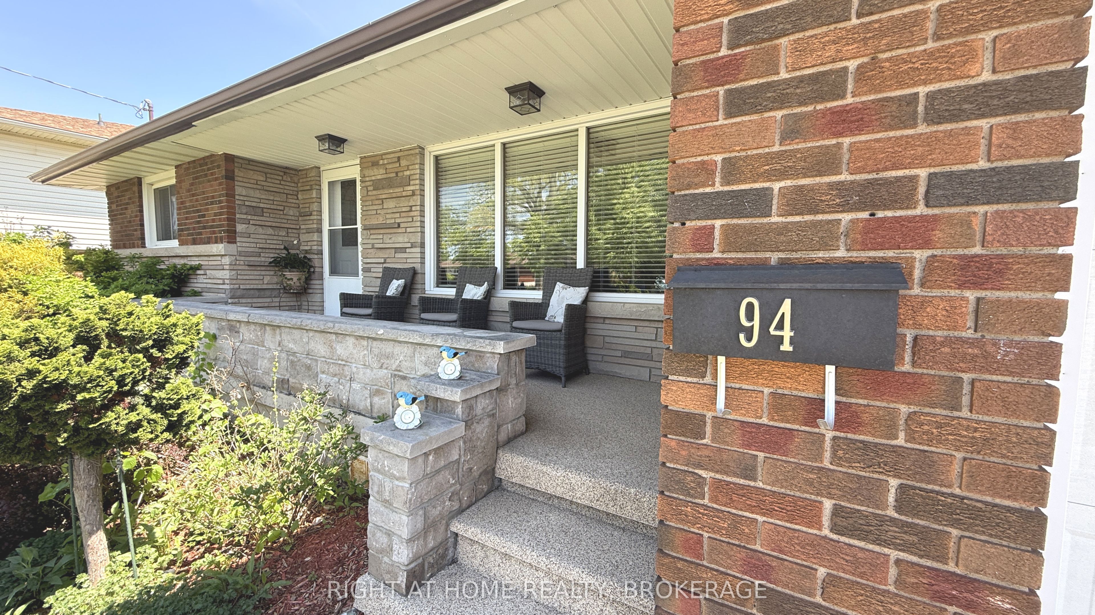 94 Wellington Street, Welland, ON L3B 1B1 photo 3