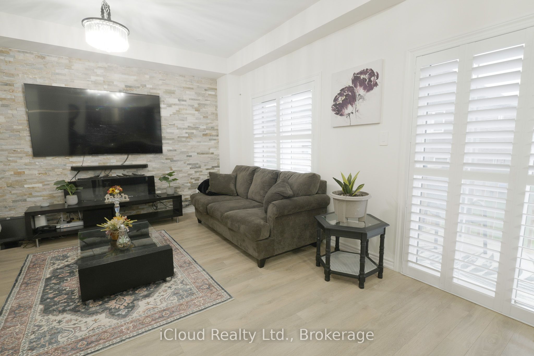 8 Whitton Drive, Brant, ON N3L 0L1 photo 4