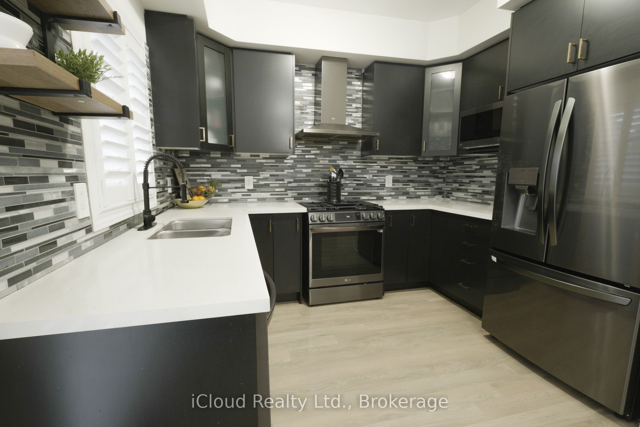 8 Whitton Drive, Brant, ON N3L 0L1 photo 5