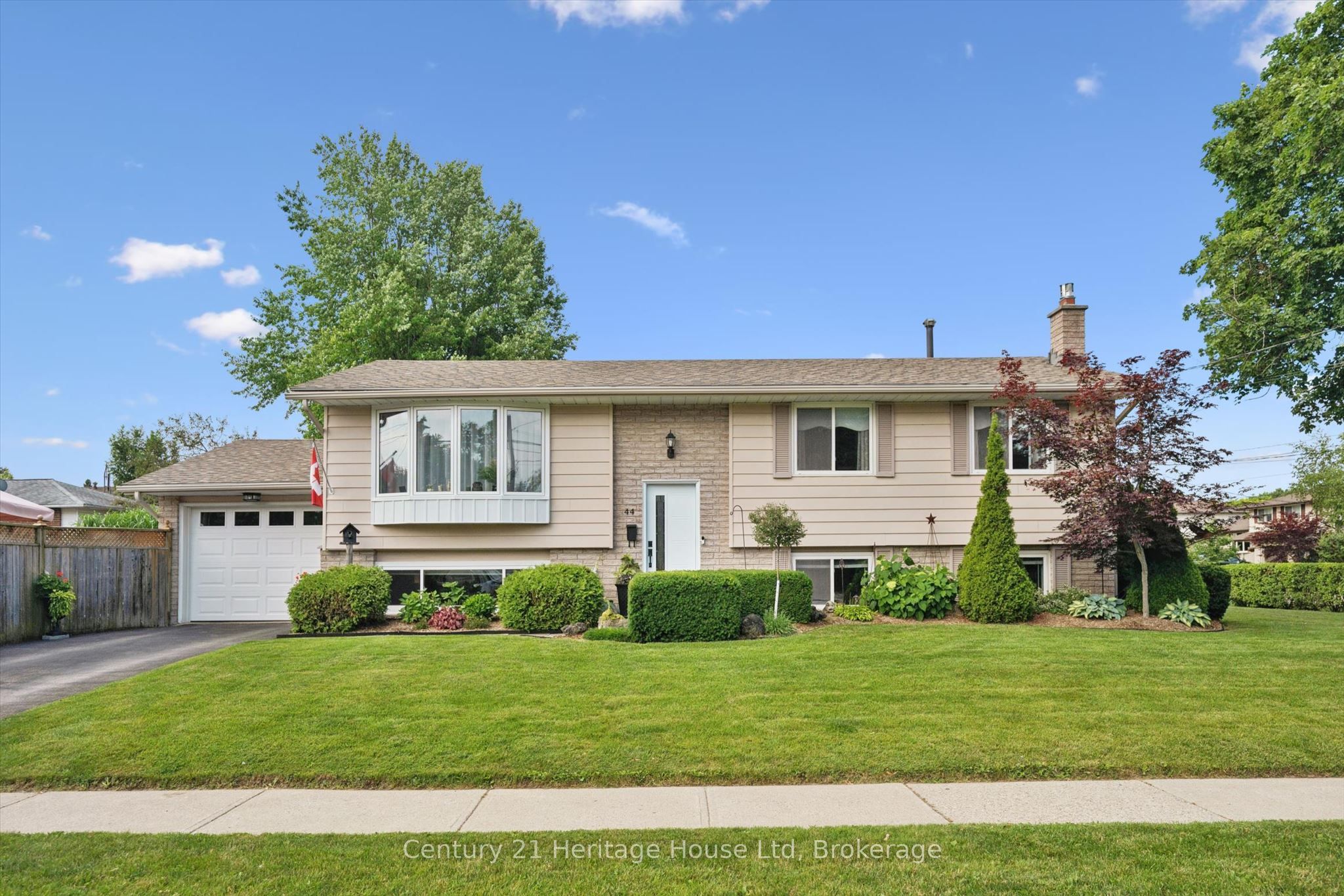 44 Inverness Drive, Guelph, ON N1E 6K3