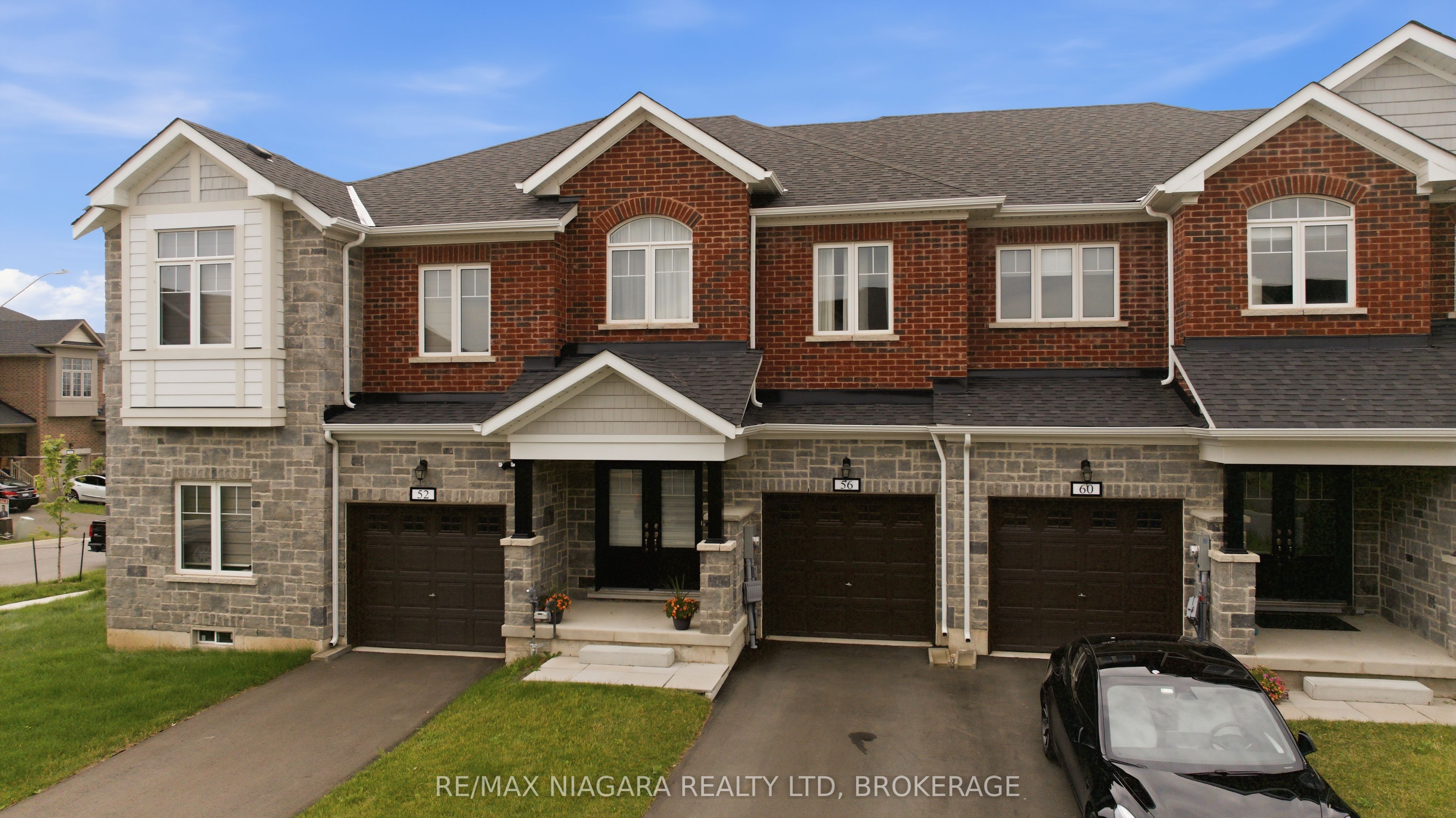 56 Sapphire Way, Thorold, ON L2V 0B8 photo 2