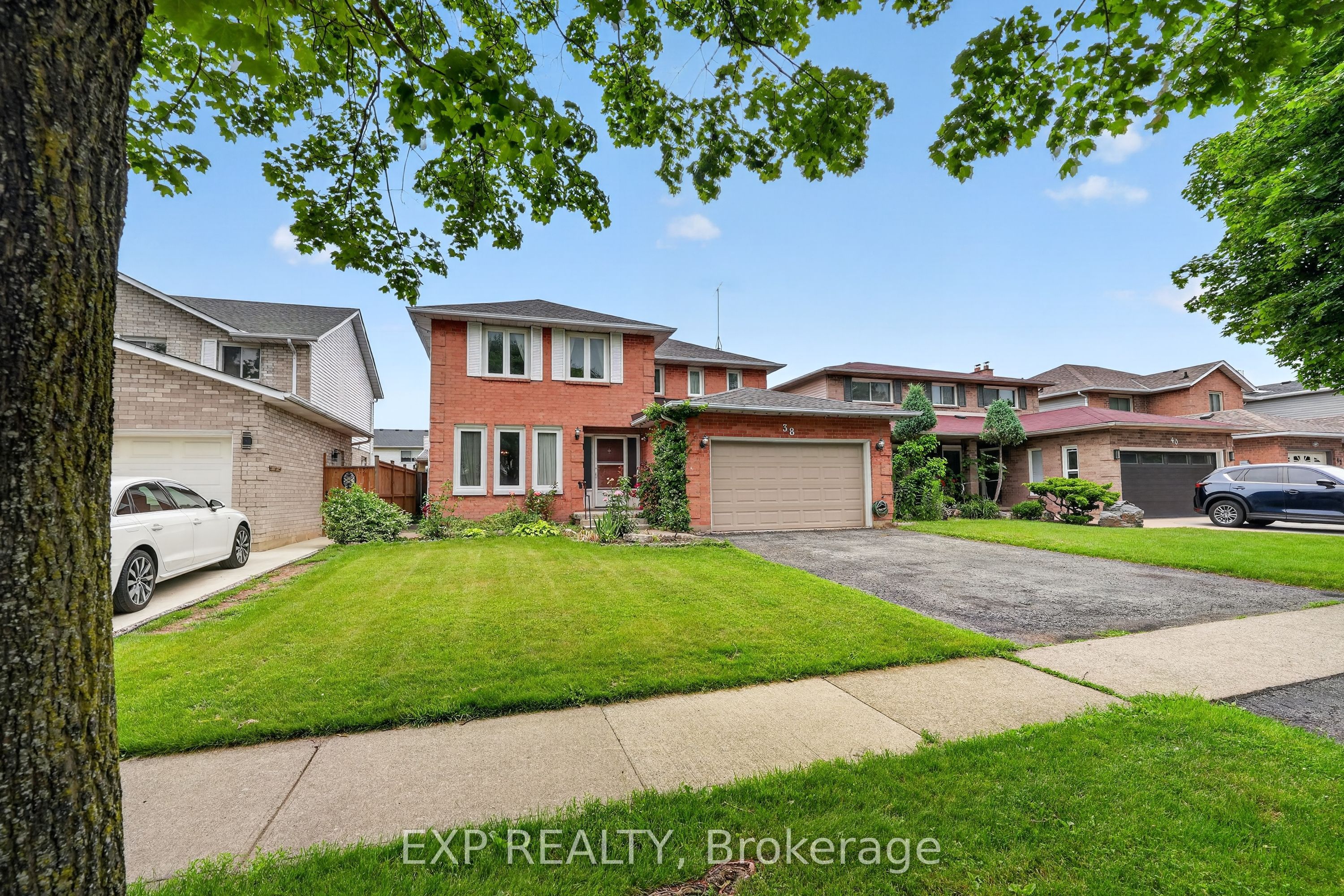 38 Farmington Drive, St. Catharines, ON L2S 3G2