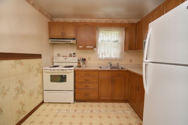 6 Viscount Road, Brantford, ON N3P 1J2 photo 5
