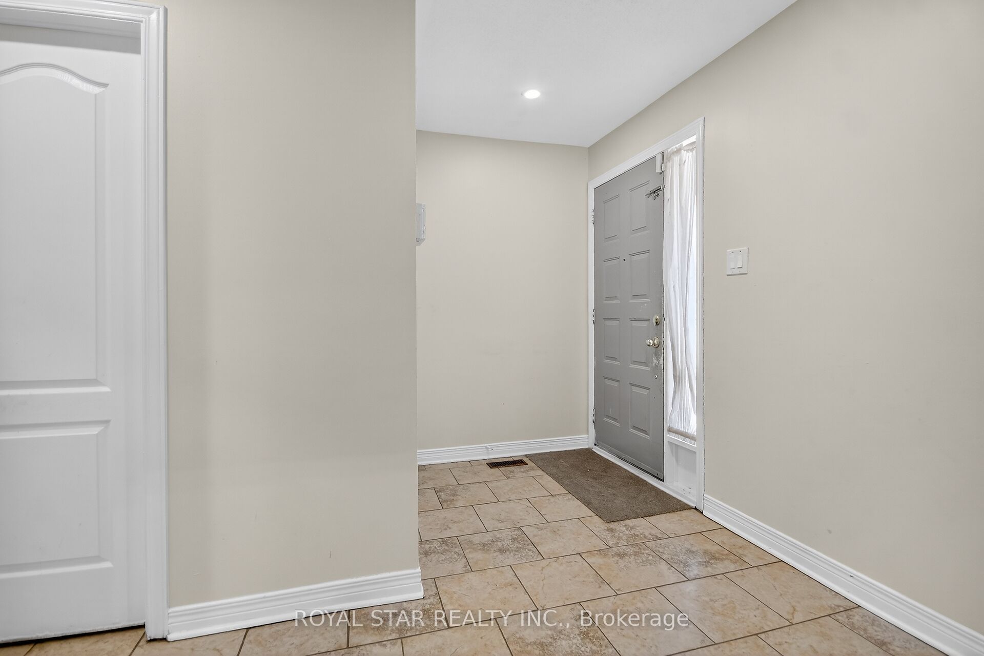5 Southland Crescent, Hunt Club - South Keys and Area, ON K1G 5E5 photo 4
