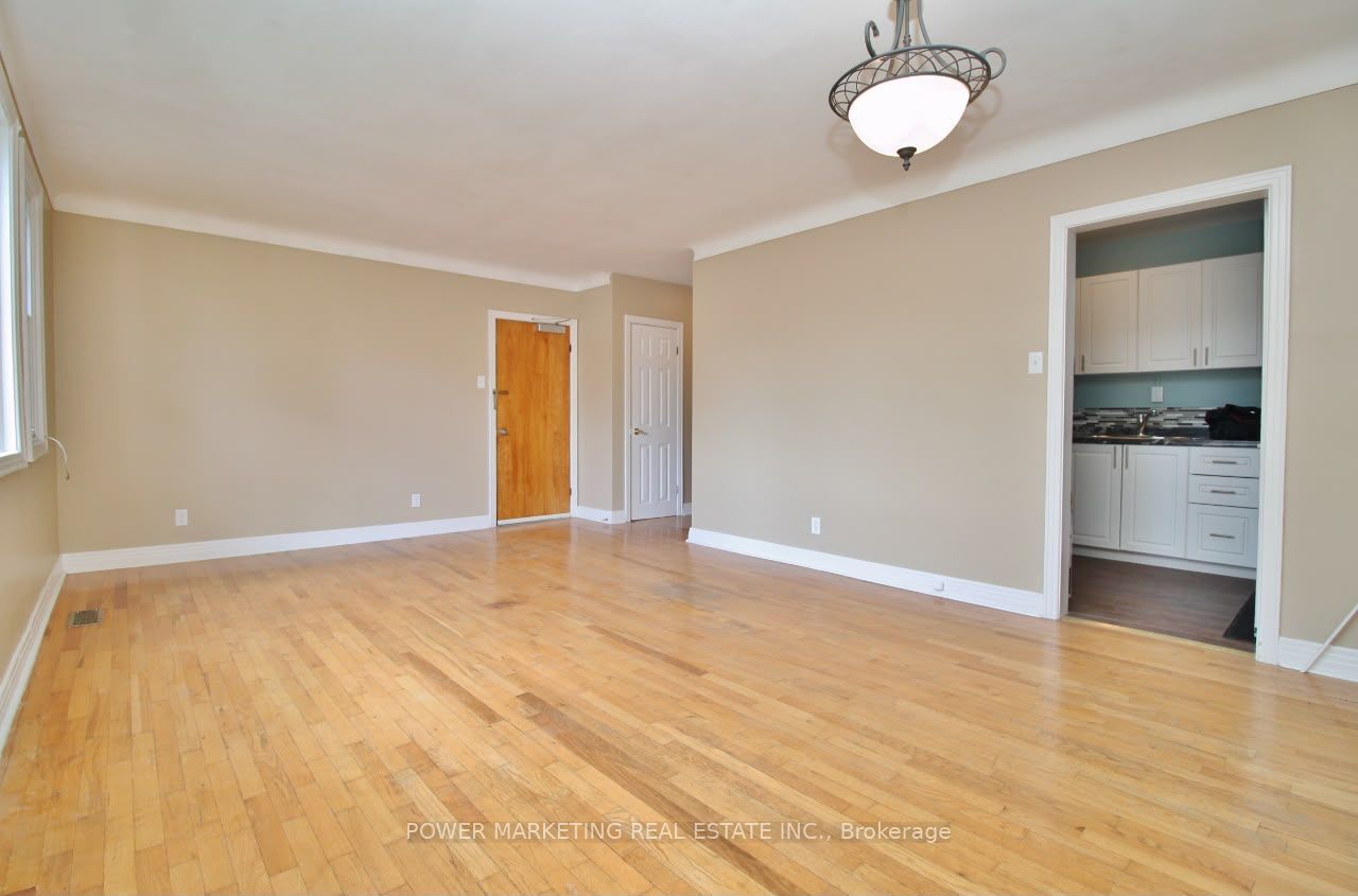 885 MAITLAND Avenue, McKellar Heights - Glabar Park and Area, ON K2A 2S4 photo 2