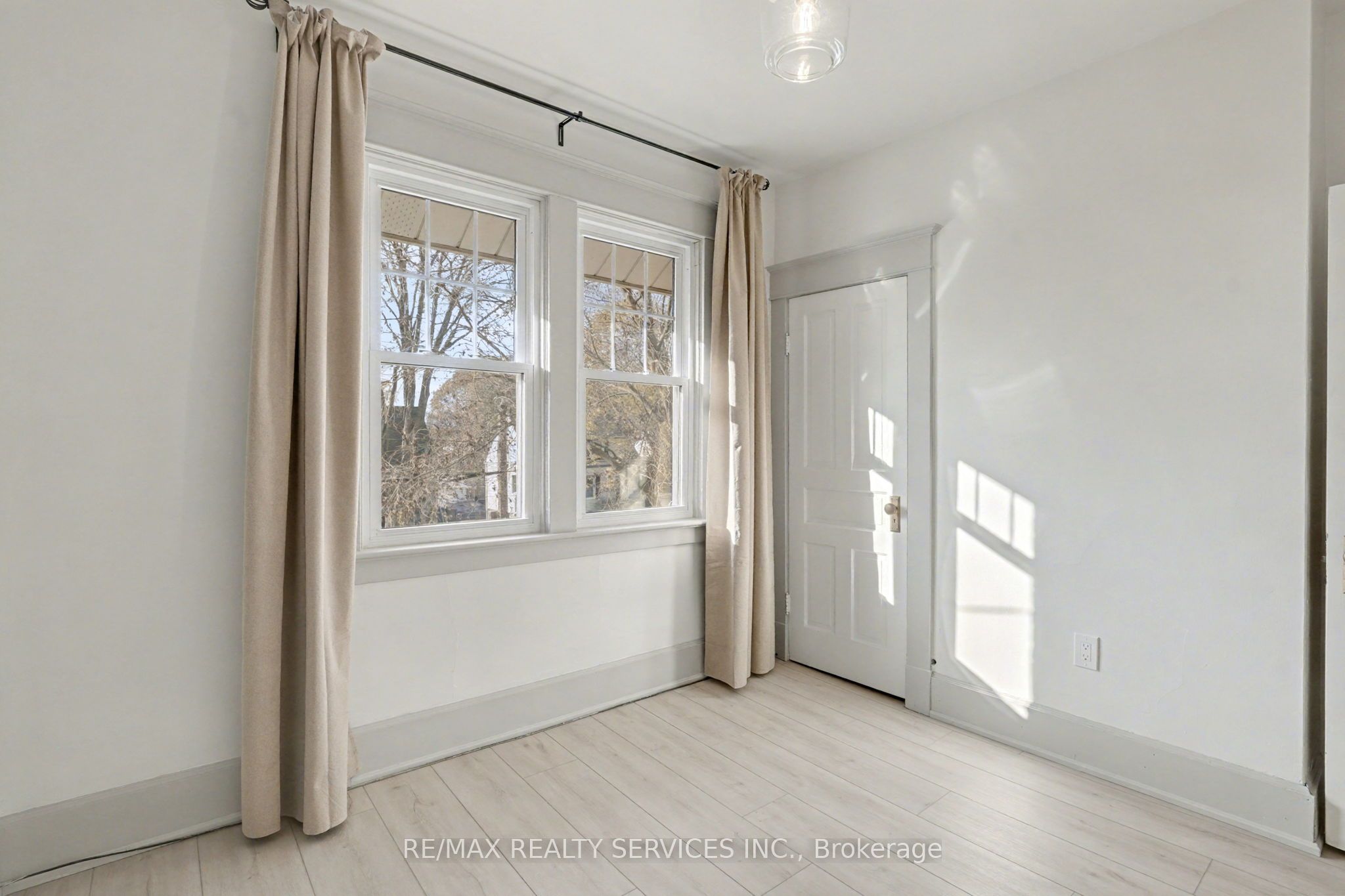 39 Fielden Avenue, Port Colborne, ON L3K 4S8 photo 5