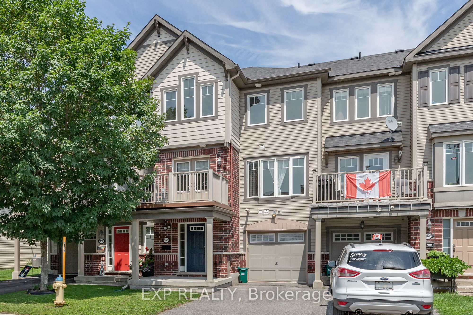 960 Messor Crescent, Stittsville - Munster - Richmond, ON K2S 0L7 photo 2