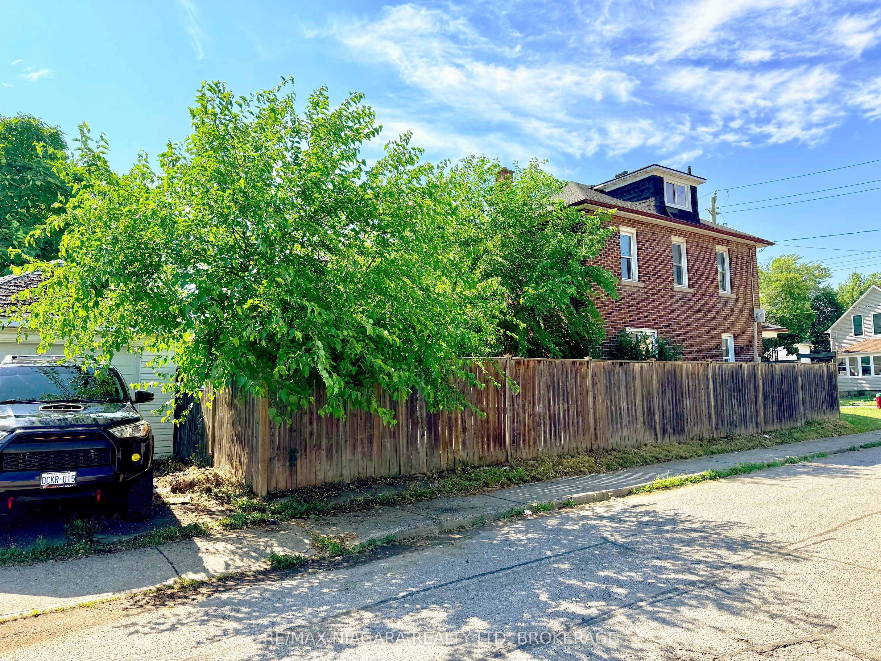 93 State Street, Welland, ON L3B 4K6 photo 3