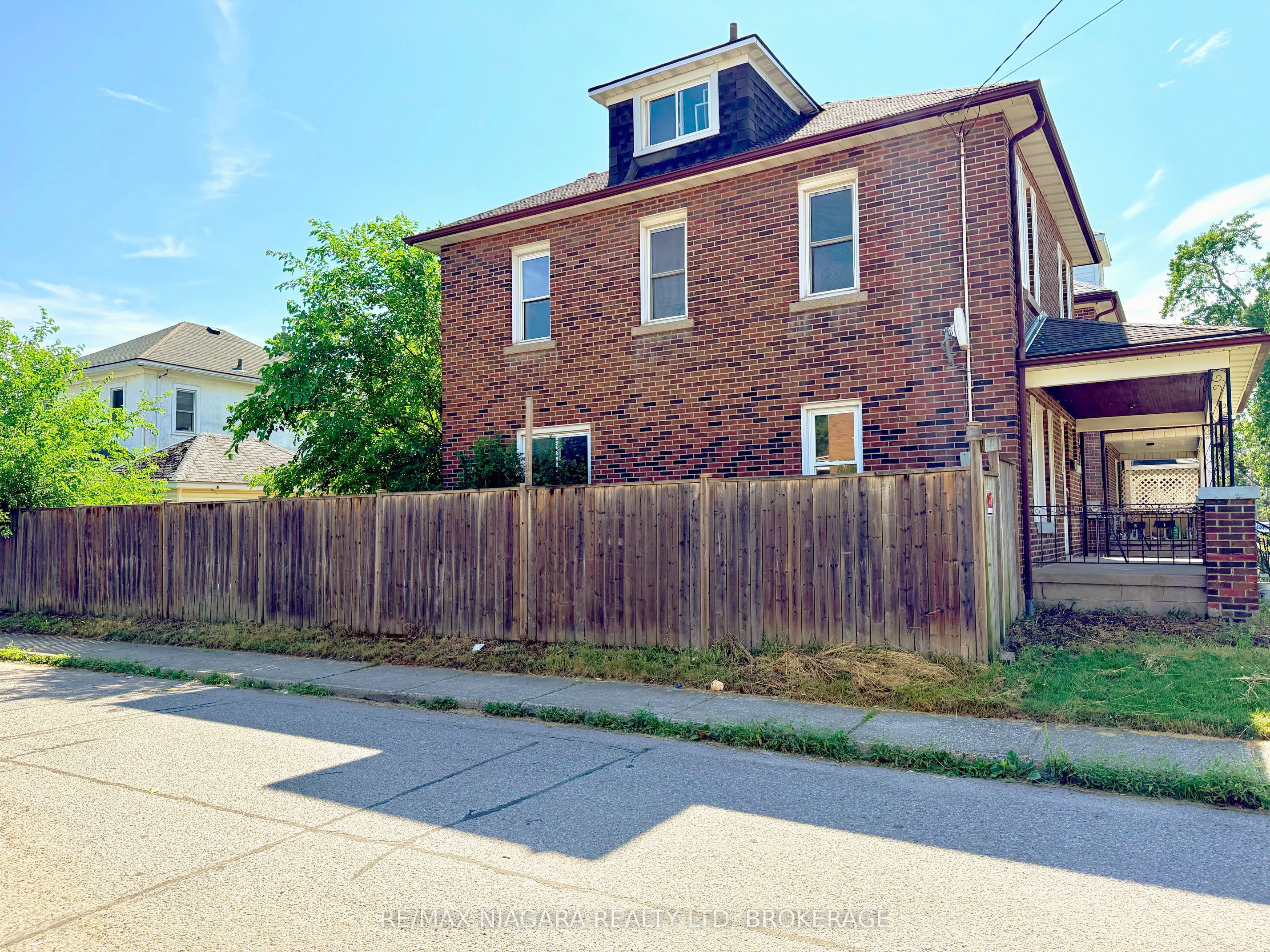 93 State Street, Welland, ON L3B 4K6 photo 4