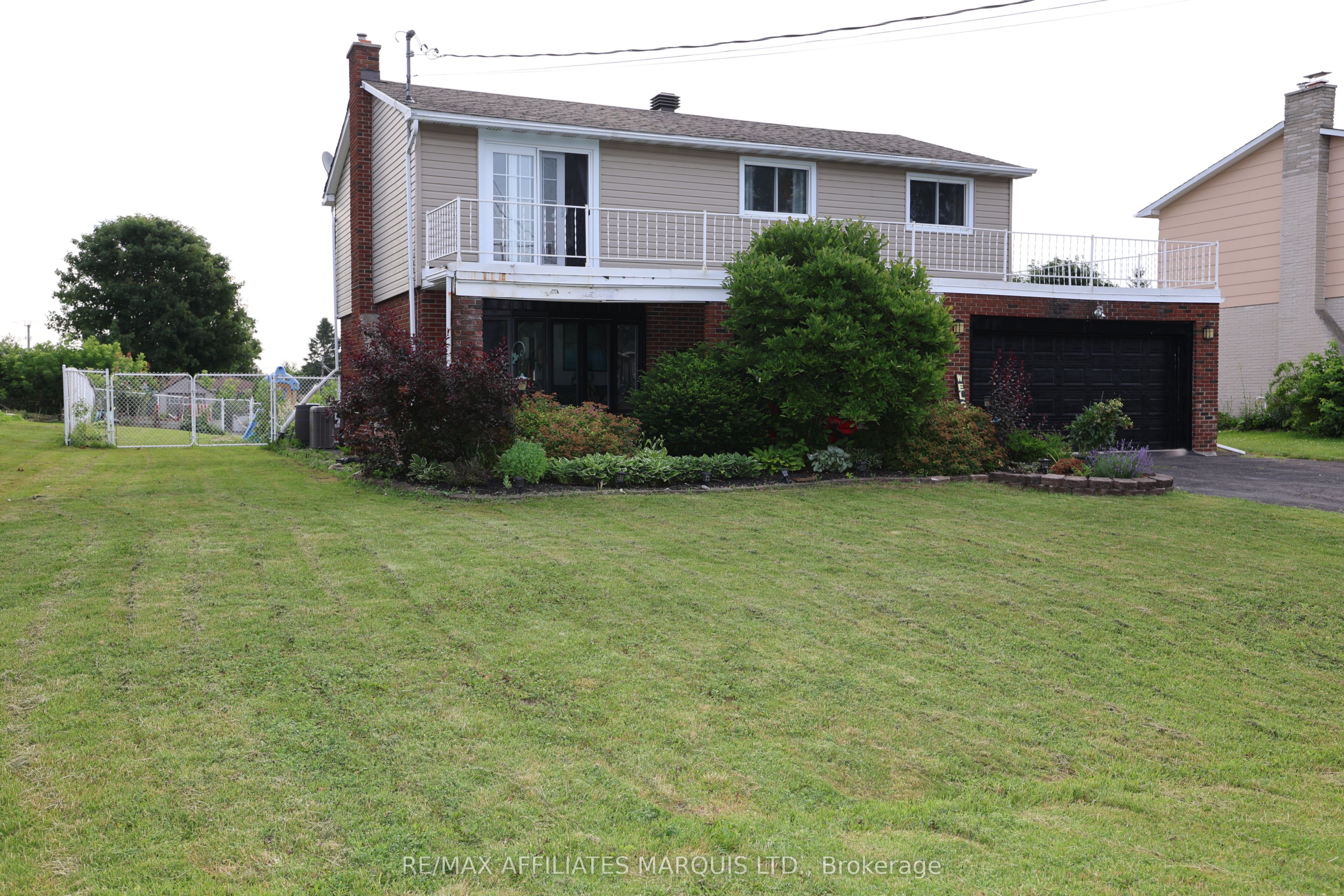 3453 Bruce Street, South Stormont, ON K6K 1M8 photo 3