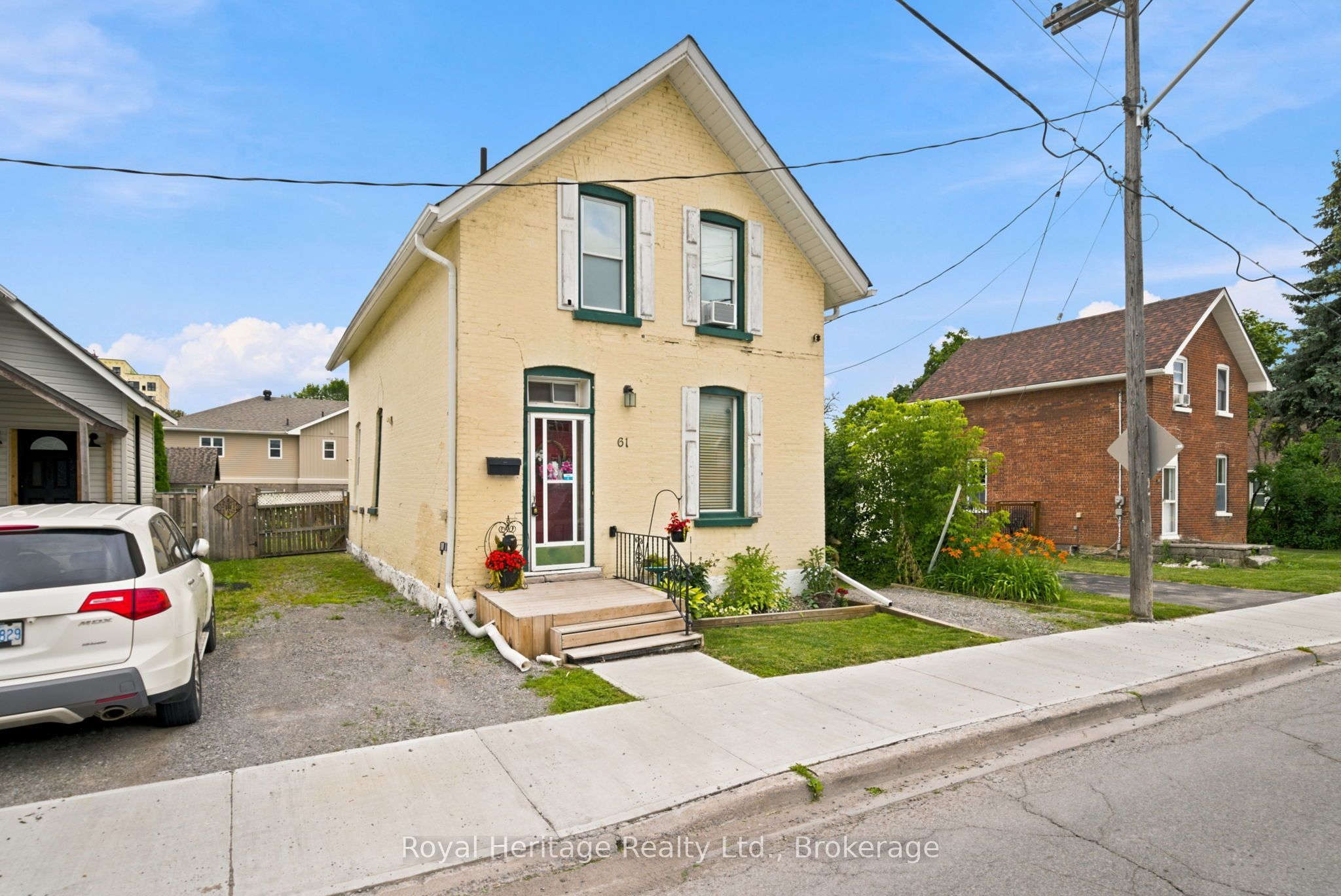 61 Lindsay Street N, Kawartha Lakes, ON K9V 1T6 photo 2