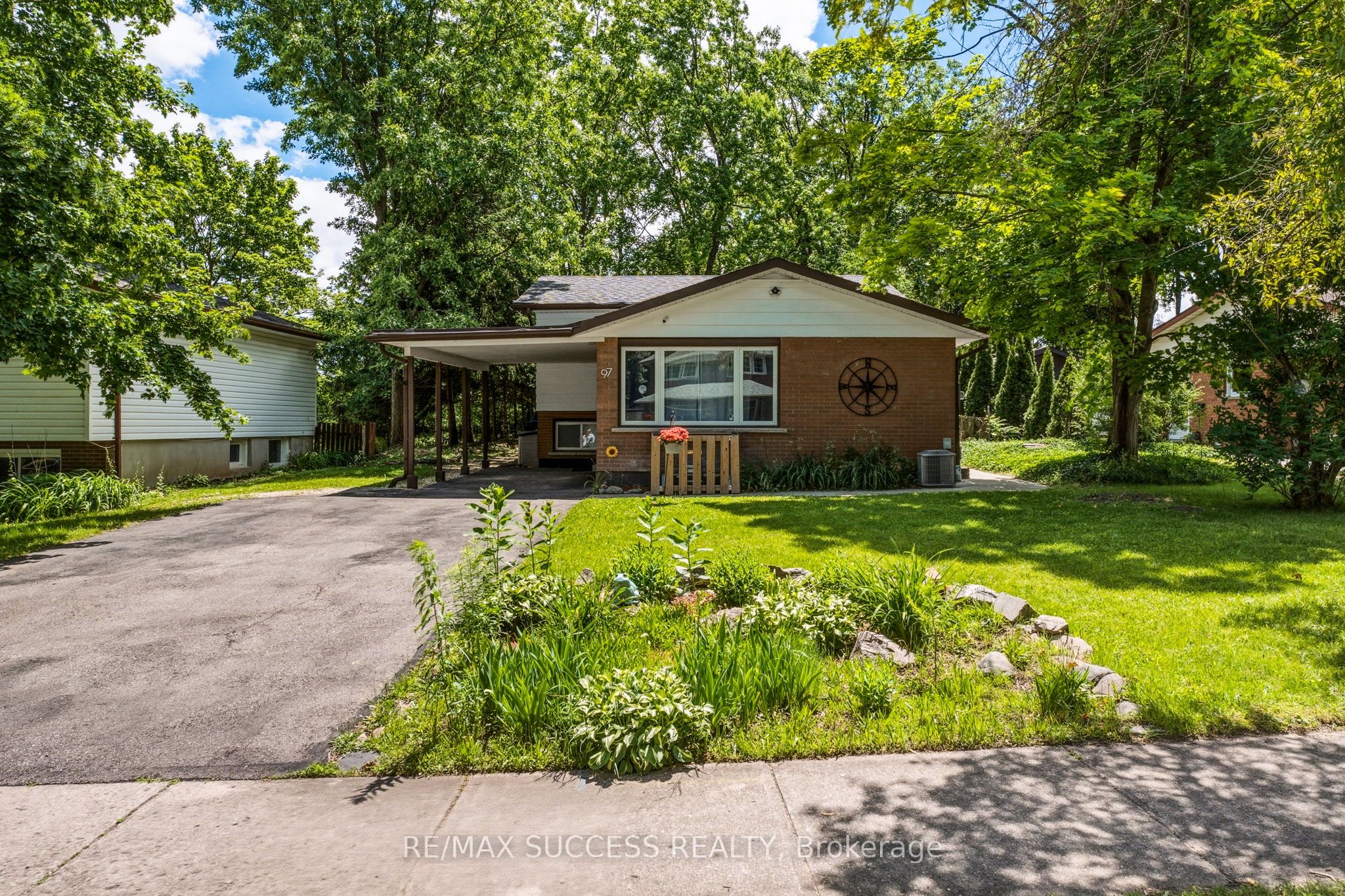 97 Blythwood Road, Waterloo, ON N2L 4A1 photo 3