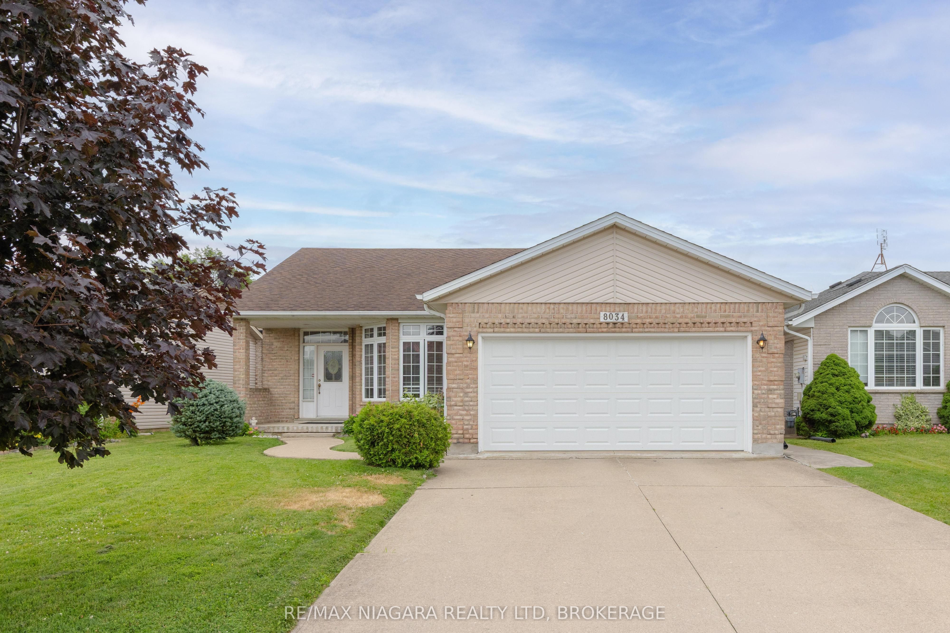 8034 Pinellas Park Drive, Niagara Falls, ON L2H 3B2