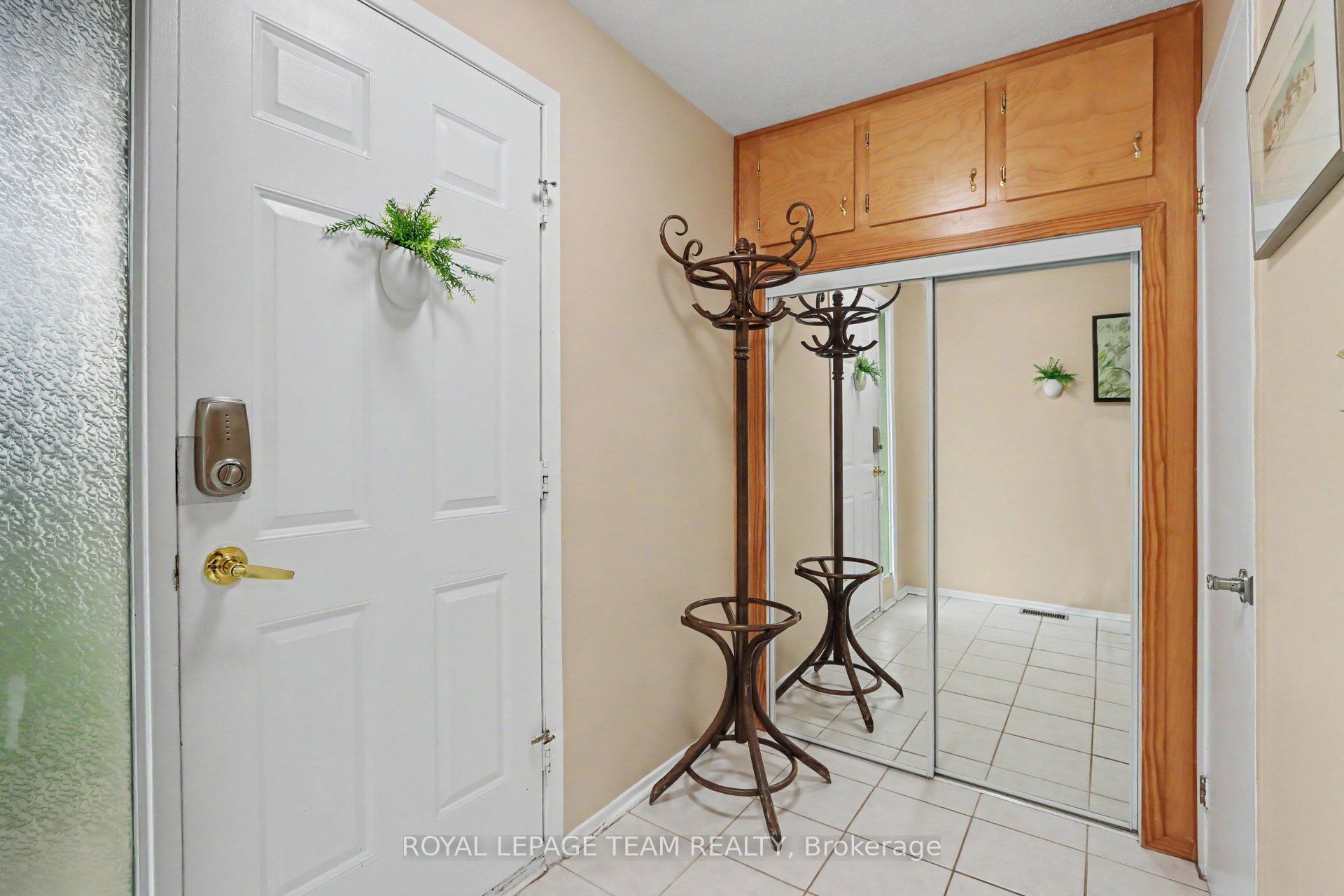 95 Seabrooke Drive, Kanata, ON K2L 2H9 photo 2