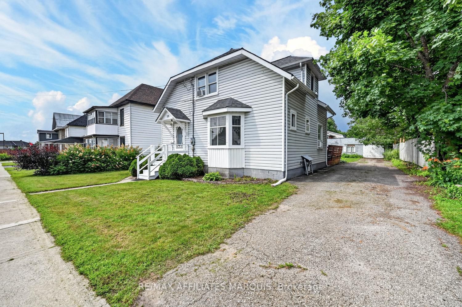 53 Smiths Falls Avenue, Smiths Falls, ON K7A 3B2 photo 3