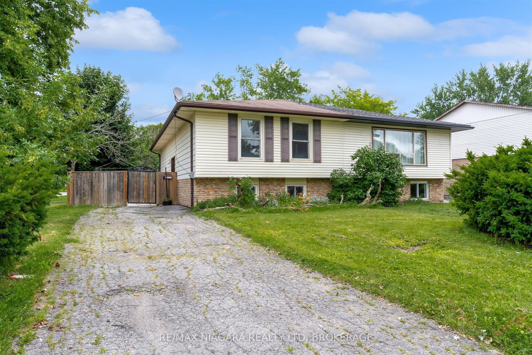 2 BALDWIN Crescent, Thorold, ON L2V 4H5 photo 2