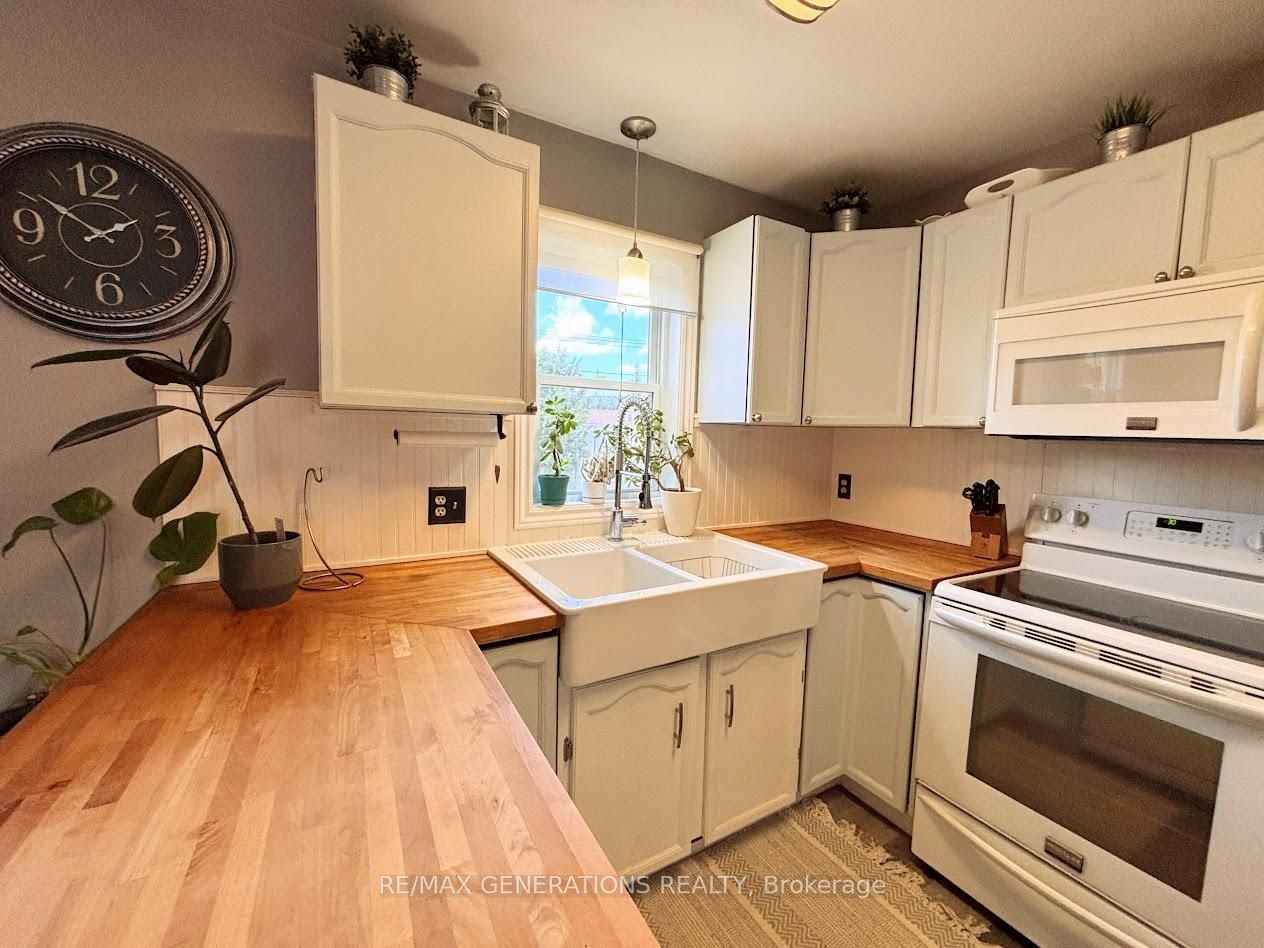 14 Wendego Street, Manitouwadge, ON P0T 2C0 photo 2