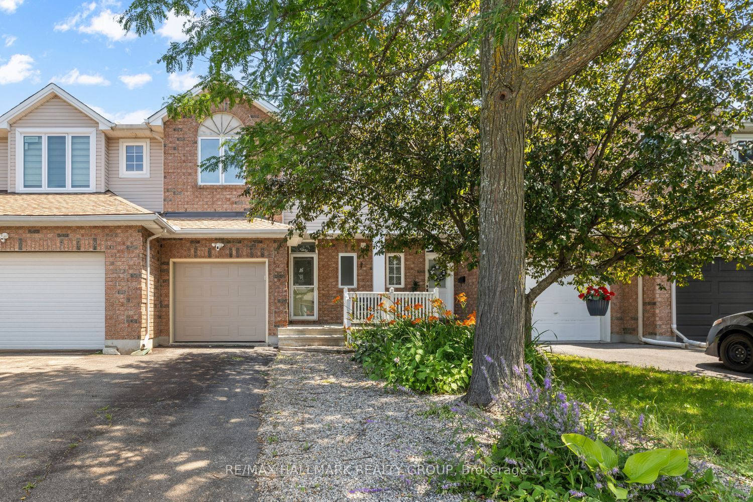 988 Lucille Way, Orleans - Cumberland and Area, ON K4A 4J2 photo 2