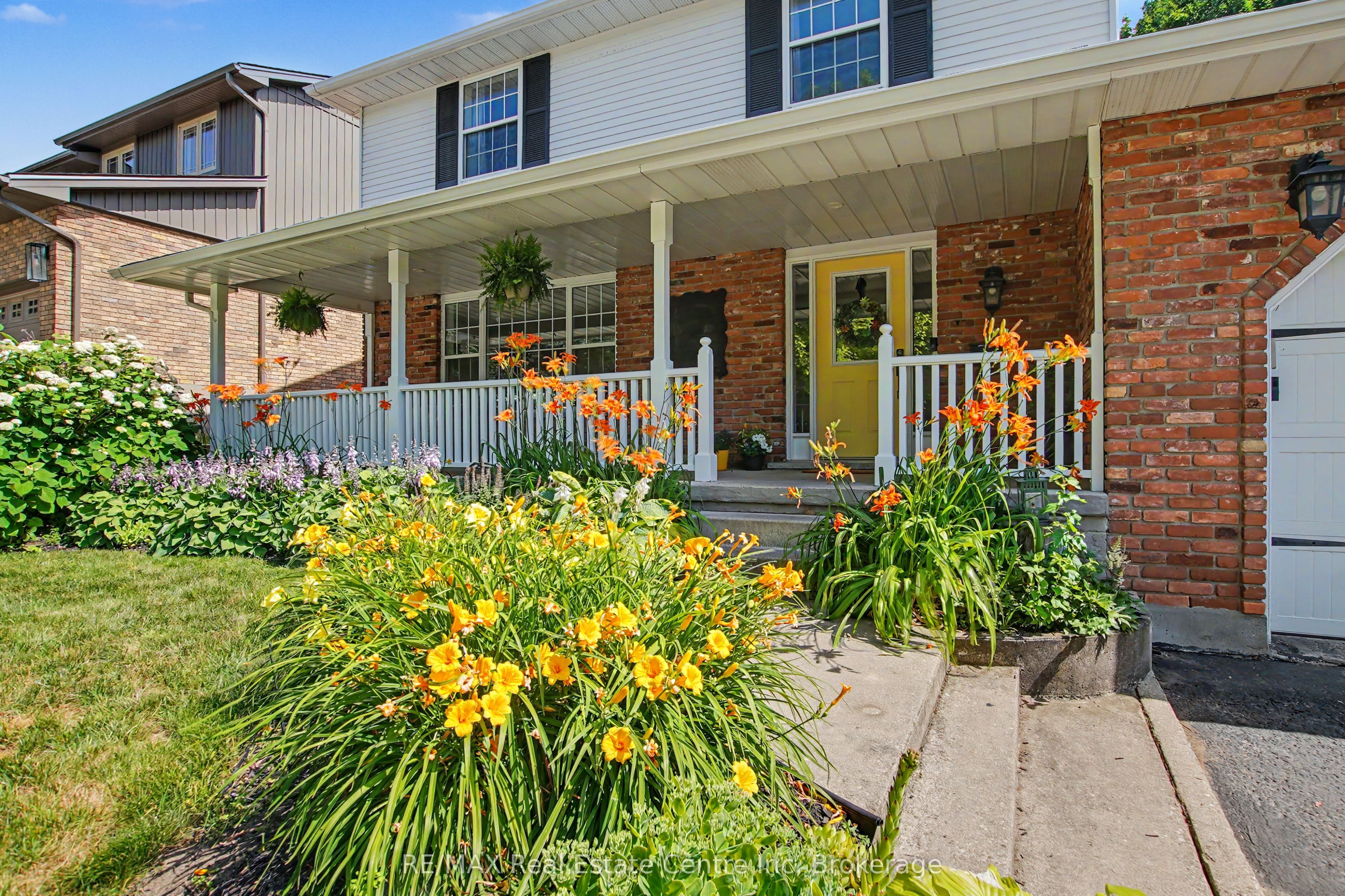 364 Kribs Street, Cambridge, ON N3C 3L6 photo 3