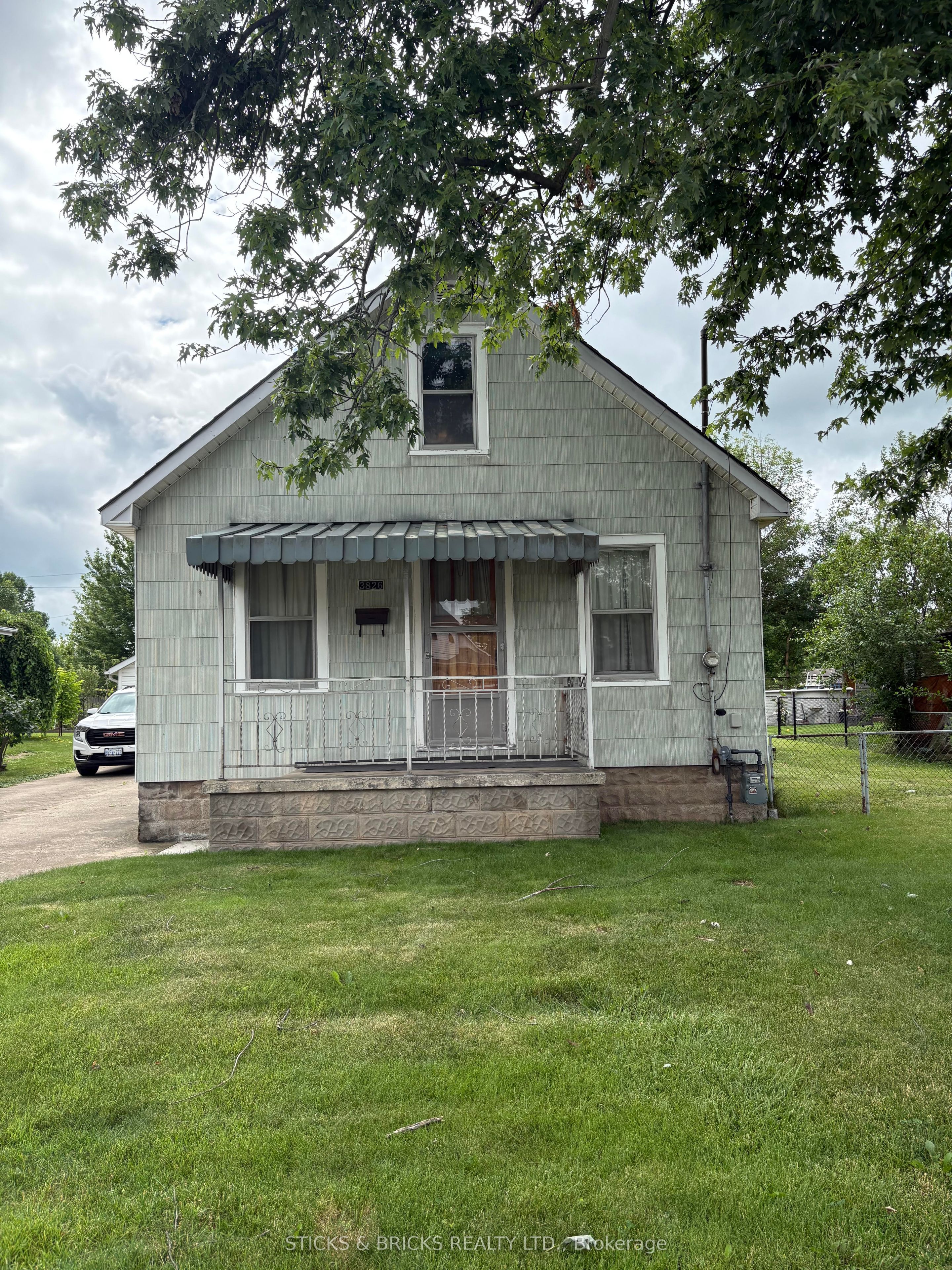 3826 Welland Street, Niagara Falls, ON L2G 6J4 photo 2