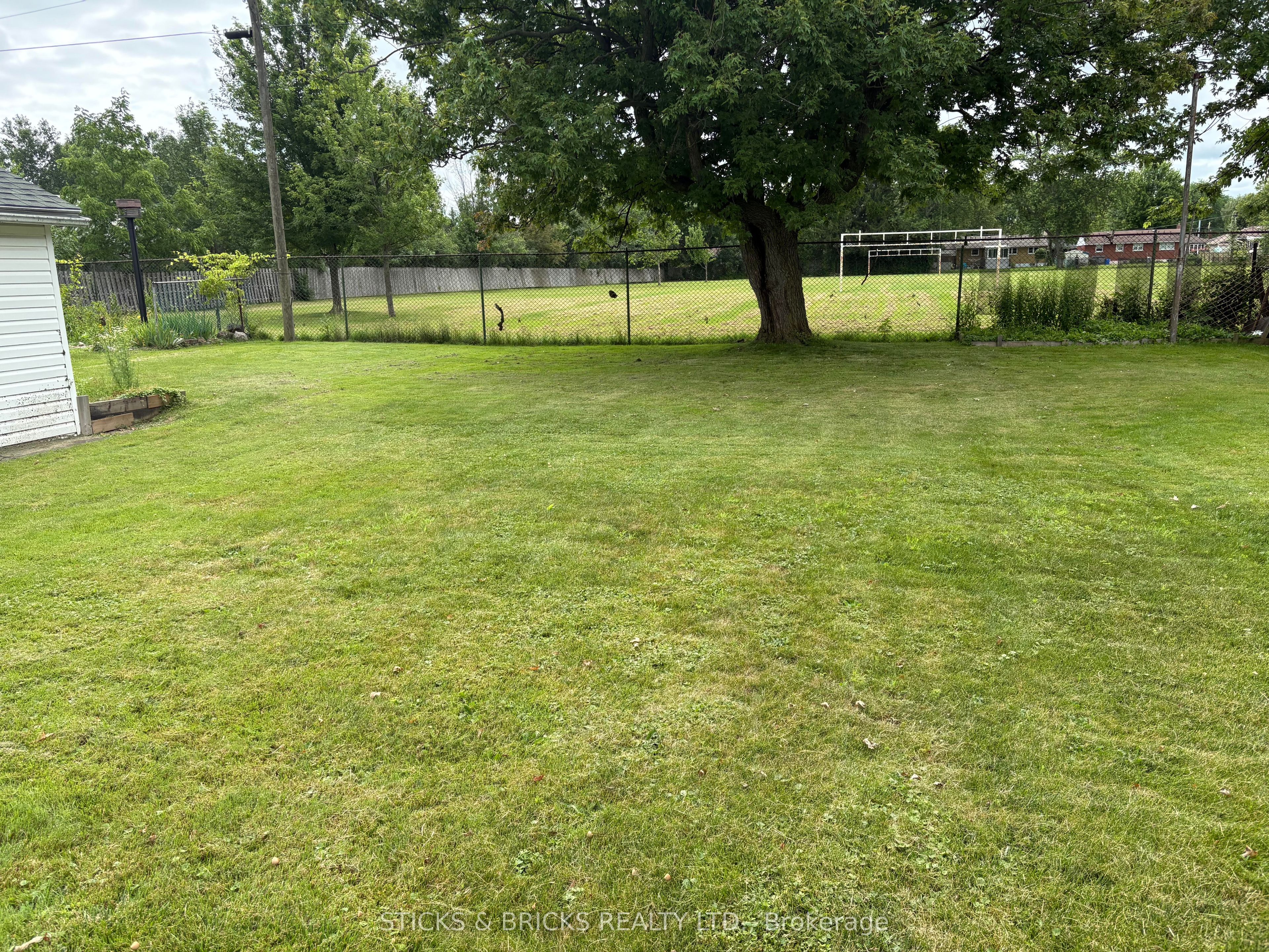 3826 Welland Street, Niagara Falls, ON L2G 6J4 photo 5
