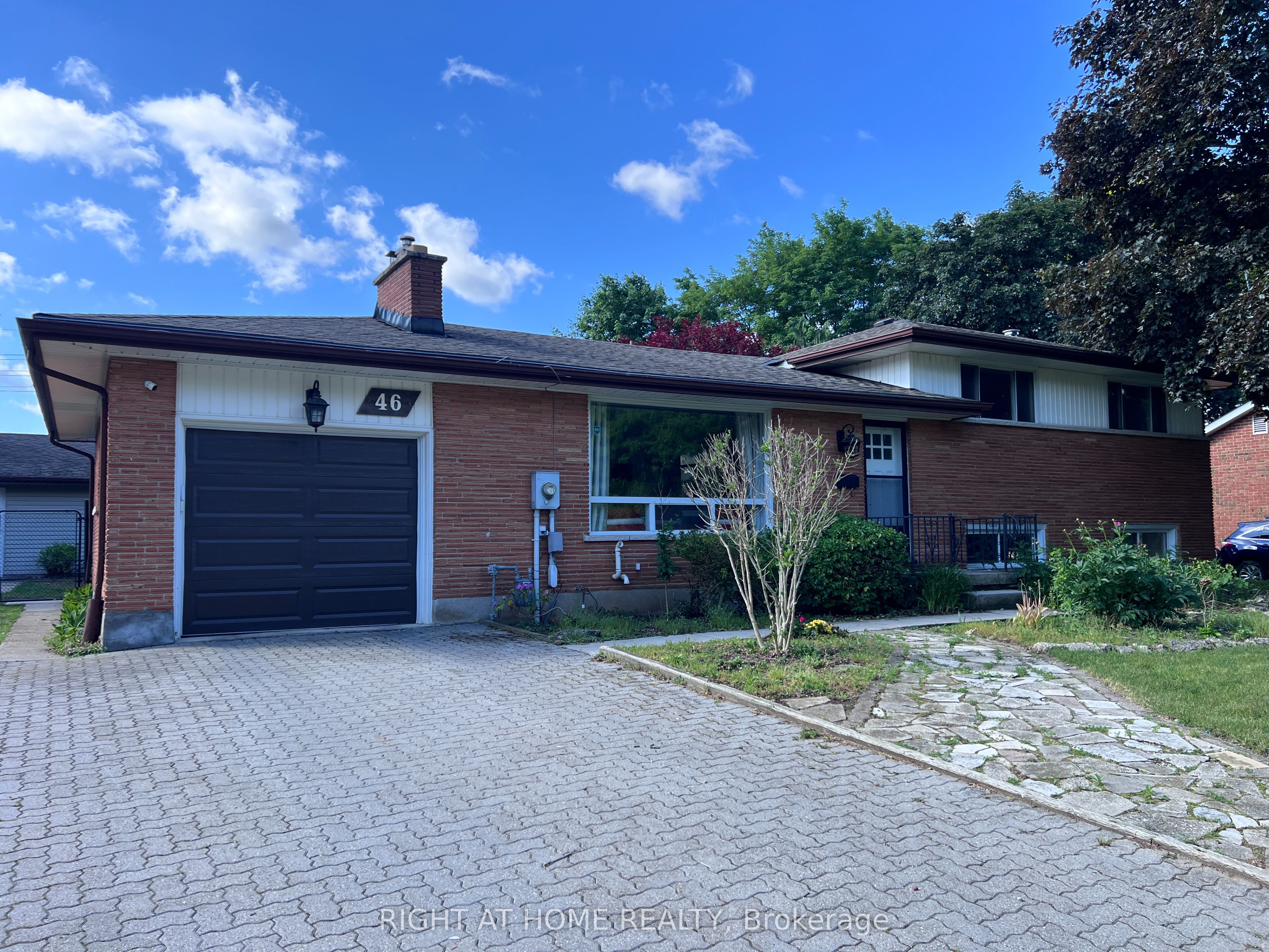 46 Radcliffe Crescent, London North, ON N6H 3X4