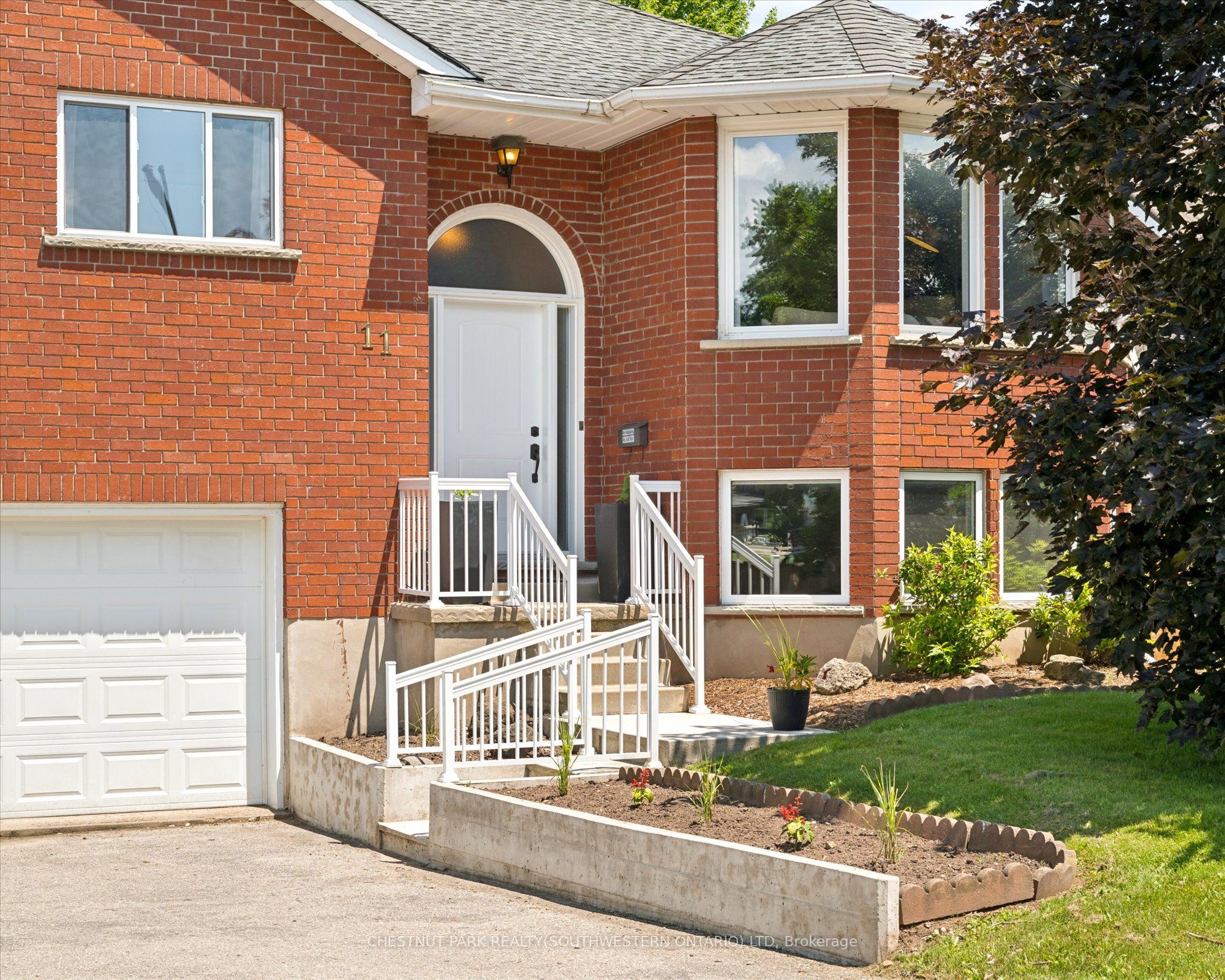 11 Bonniewood Drive, Mapleton, ON N0G 1P0 photo 3