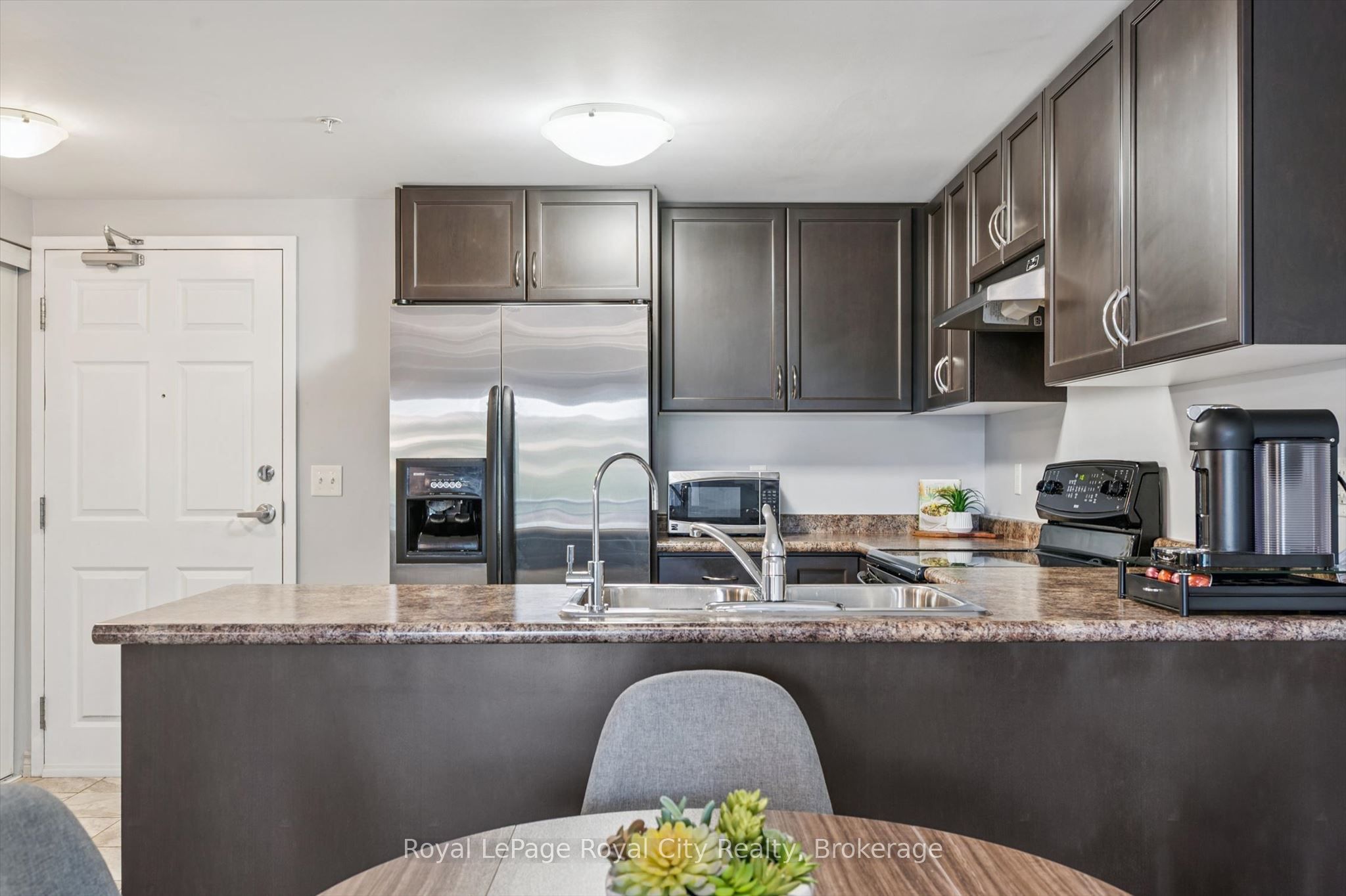 35 Kingsbury Square 121, Guelph, ON N1L 0J4 photo 4