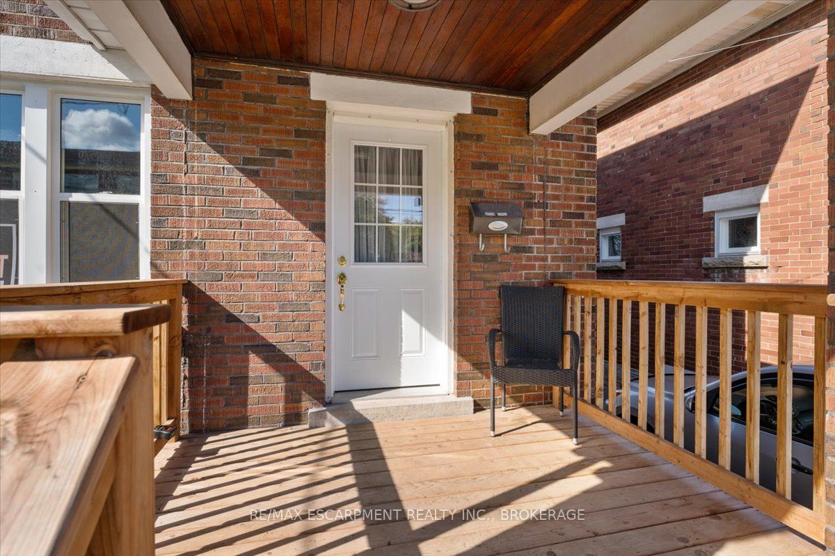 3 Carleton Street S Main, Thorold, ON L2V 1Z5 photo 4