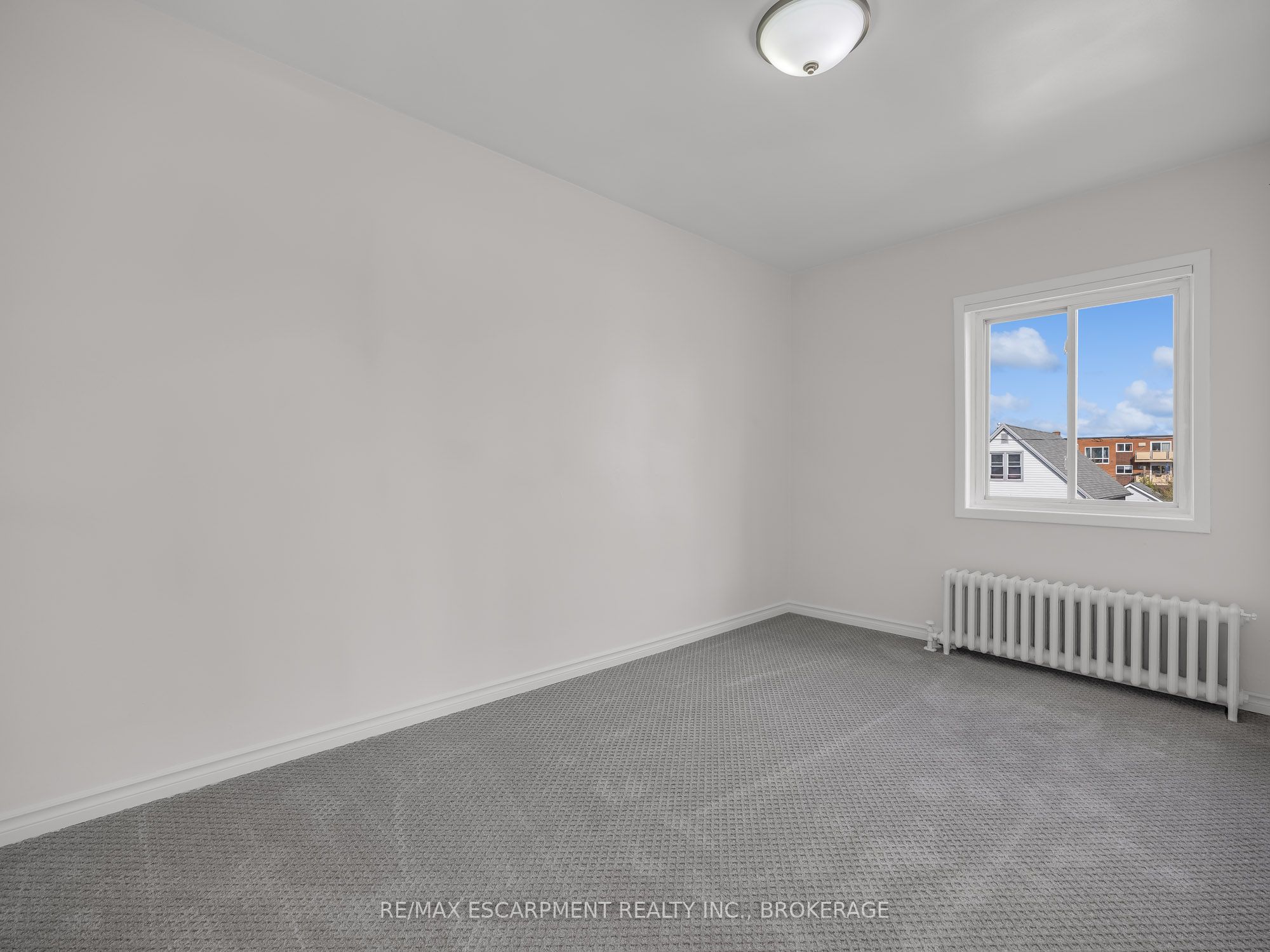 7 MAITLAND Street UPPER, Thorold, ON L2V 3A4 photo 5