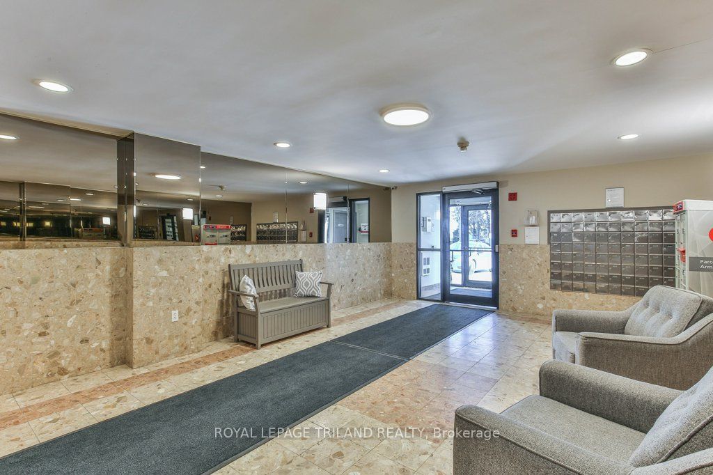 333 Commissioners Road W 405, London South, ON N6J 4X7 photo 5