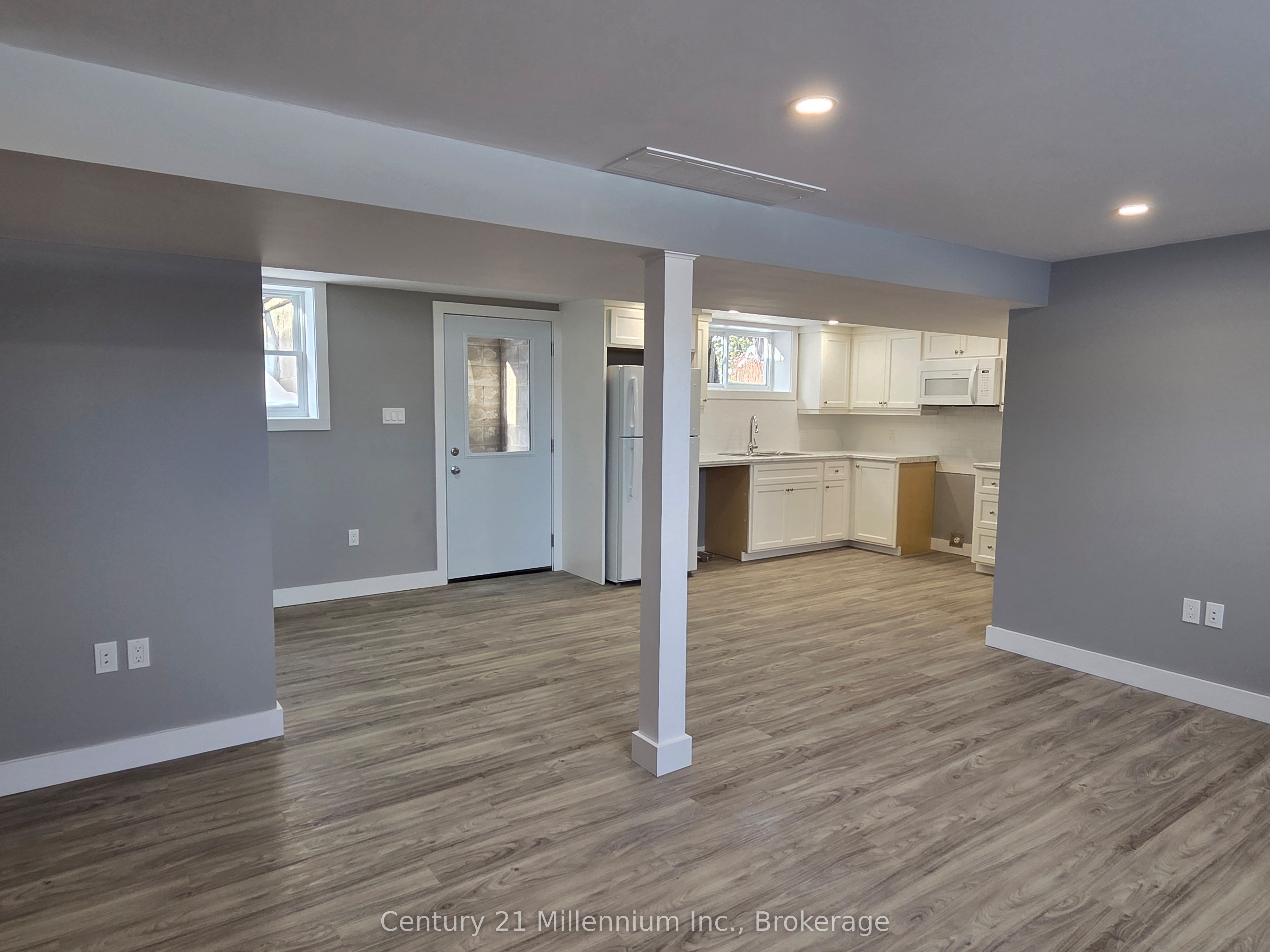 398 Kingsway Street E Unit 2, Kincardine, ON N2Z 1W3 photo 4